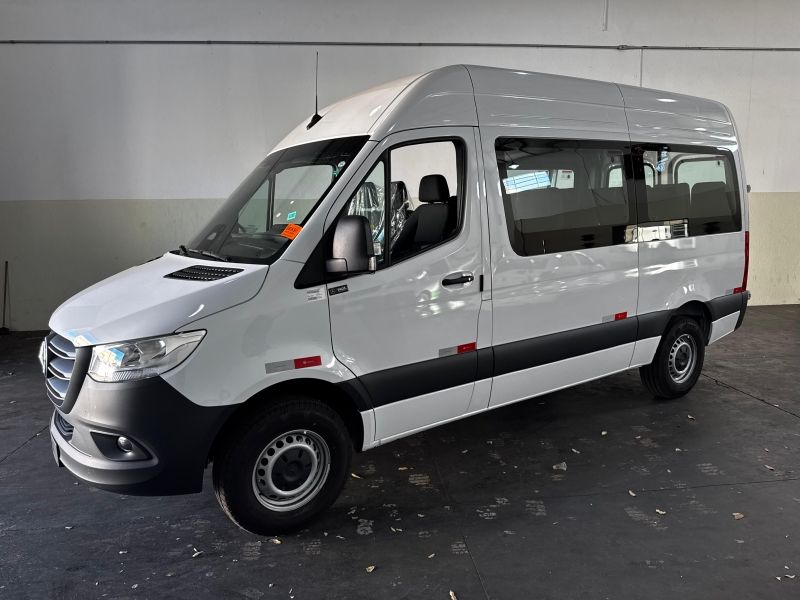 Nova van de R$ 304 mil reforça transporte de saúde municipal