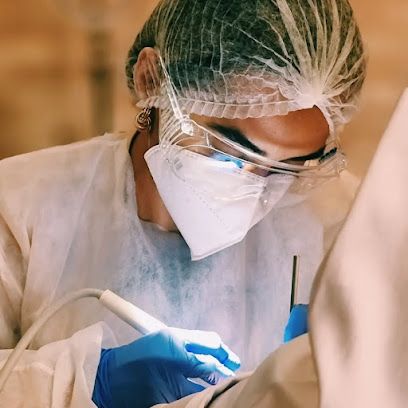 Dra. Karyna Menezes - Dentista em João Pessoa