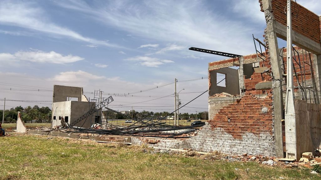 Forte ventania atinge Araçatuba; Prefeitura monitora danos