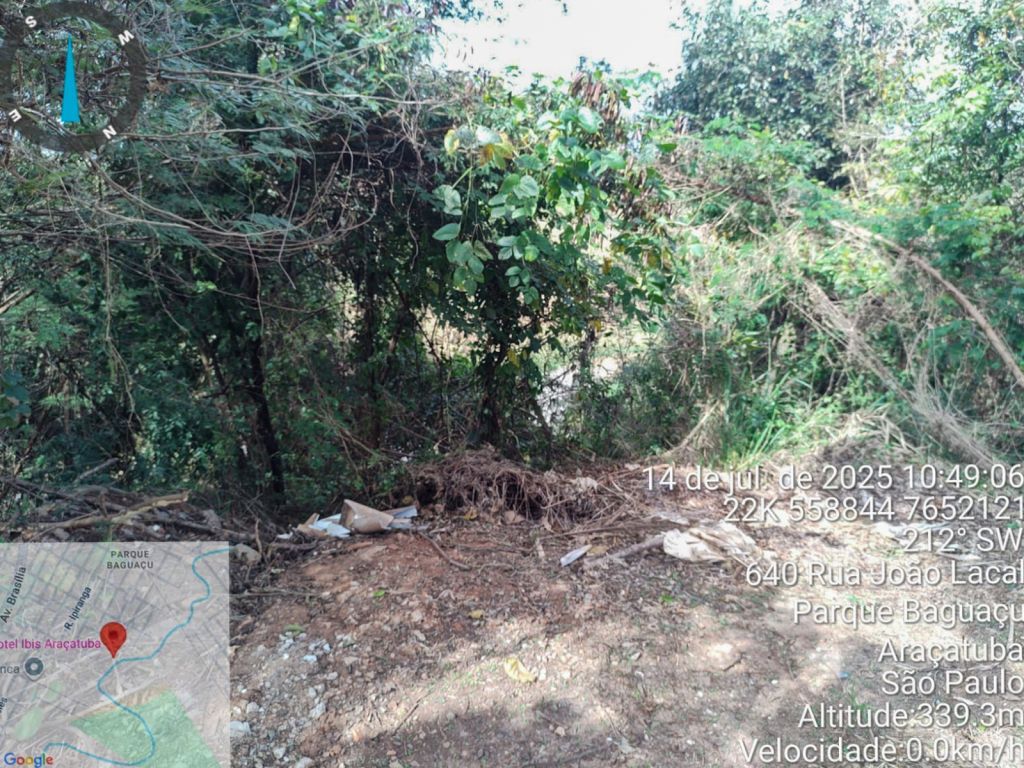 Placa de trânsito alertando sobre travessia de capivaras em Araçatuba.