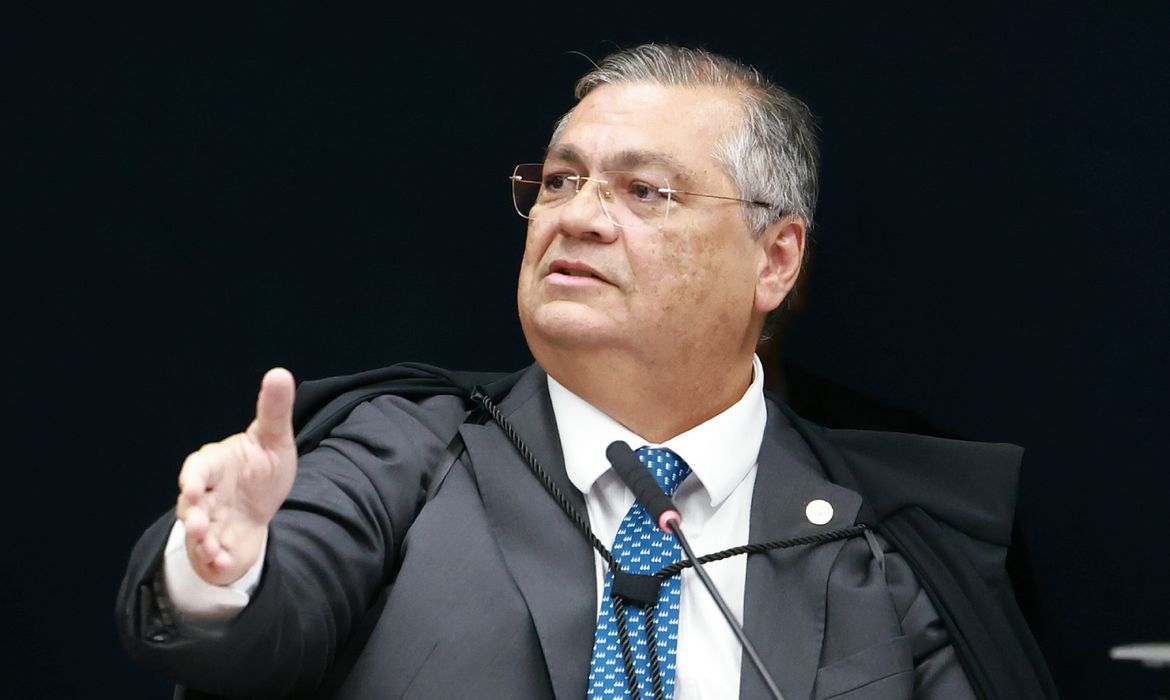 STF torna mulher ré por hostilizar ministro Flávio Dino em voo doméstico