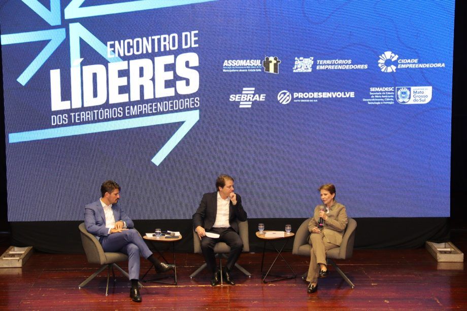 Prefeito Cassiano Maia discursa no Encontro de Líderes, Campo Grande, MS.