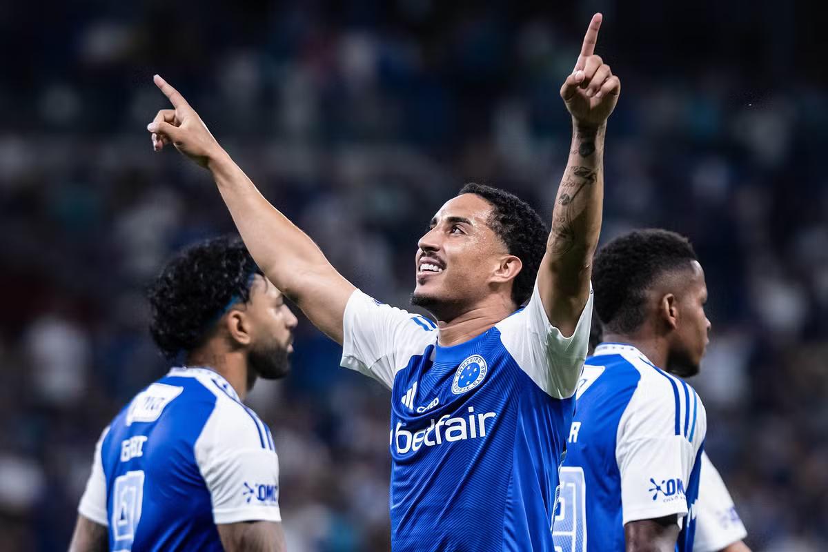 Cruzeiro vence Fortaleza e se aproxima do topo da Série A