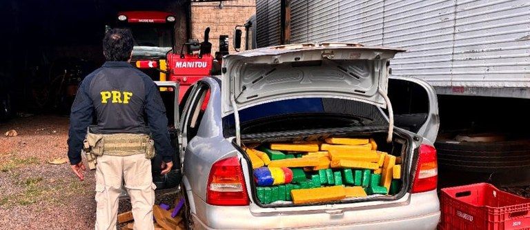 PRF apreende quase 1 tonelada de maconha em perseguição policial na BR-060 (MS)