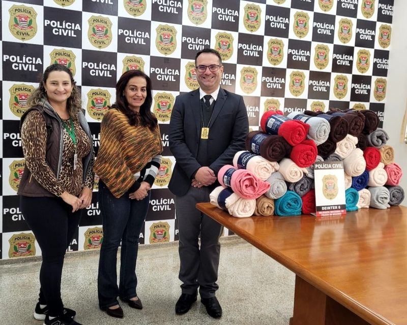 Polícia Civil de Dracena doa 35 cobertores à campanha do agasalho 2026 para ajudar famílias vulneráveis