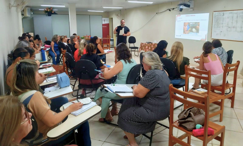 Secretaria de Educação inicia curso Alfabetiza Juntos SP para professores do Ensino Fundamental