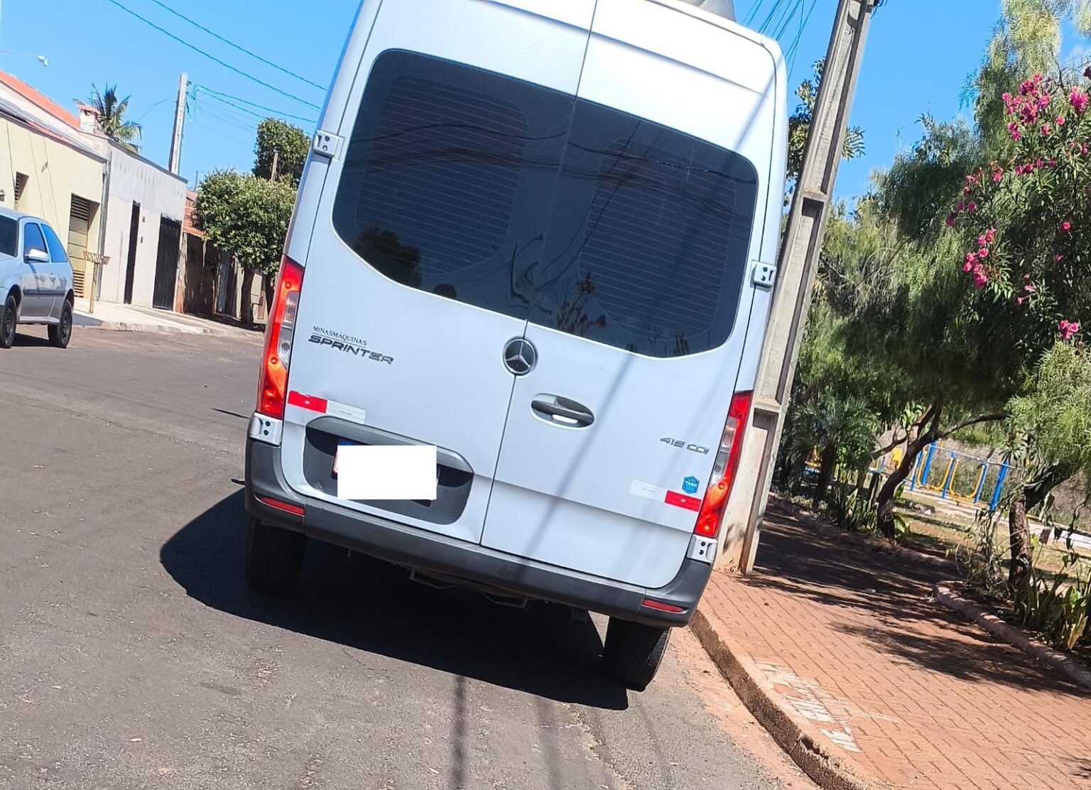 Alerta: Falsos médicos circulam em van branca em Pereira Barreto