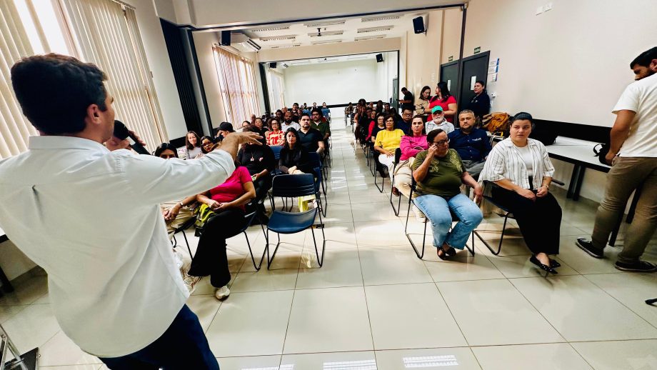 Palestrante discute economia criativa no workshop em Três Lagoas, SEBRAE.