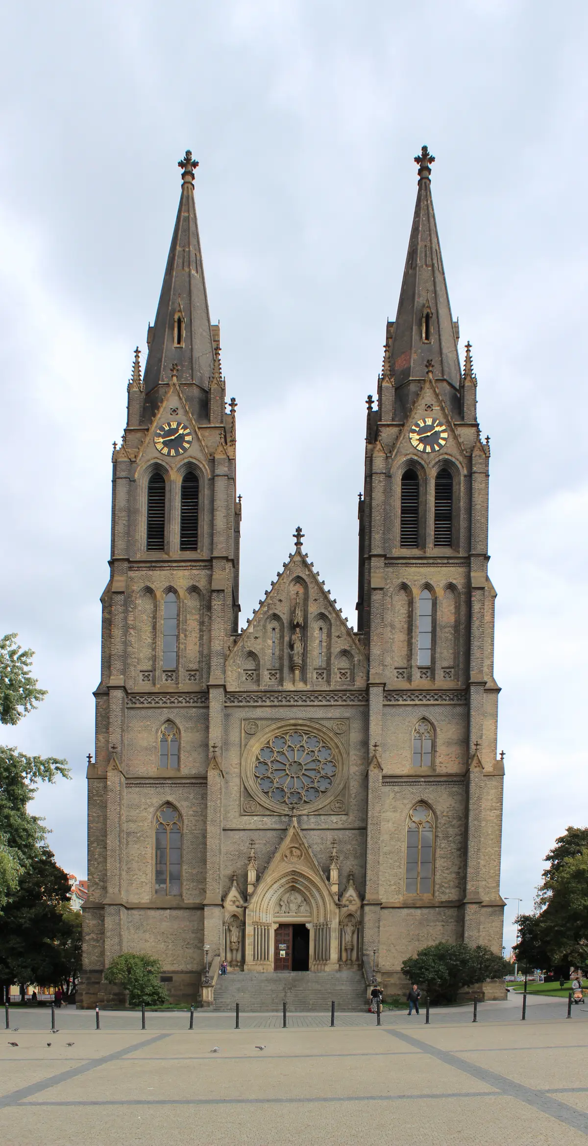 Iglesia de Santa Ludmila en la plaza Náměstí Míru, en el corazón de Vinohrady