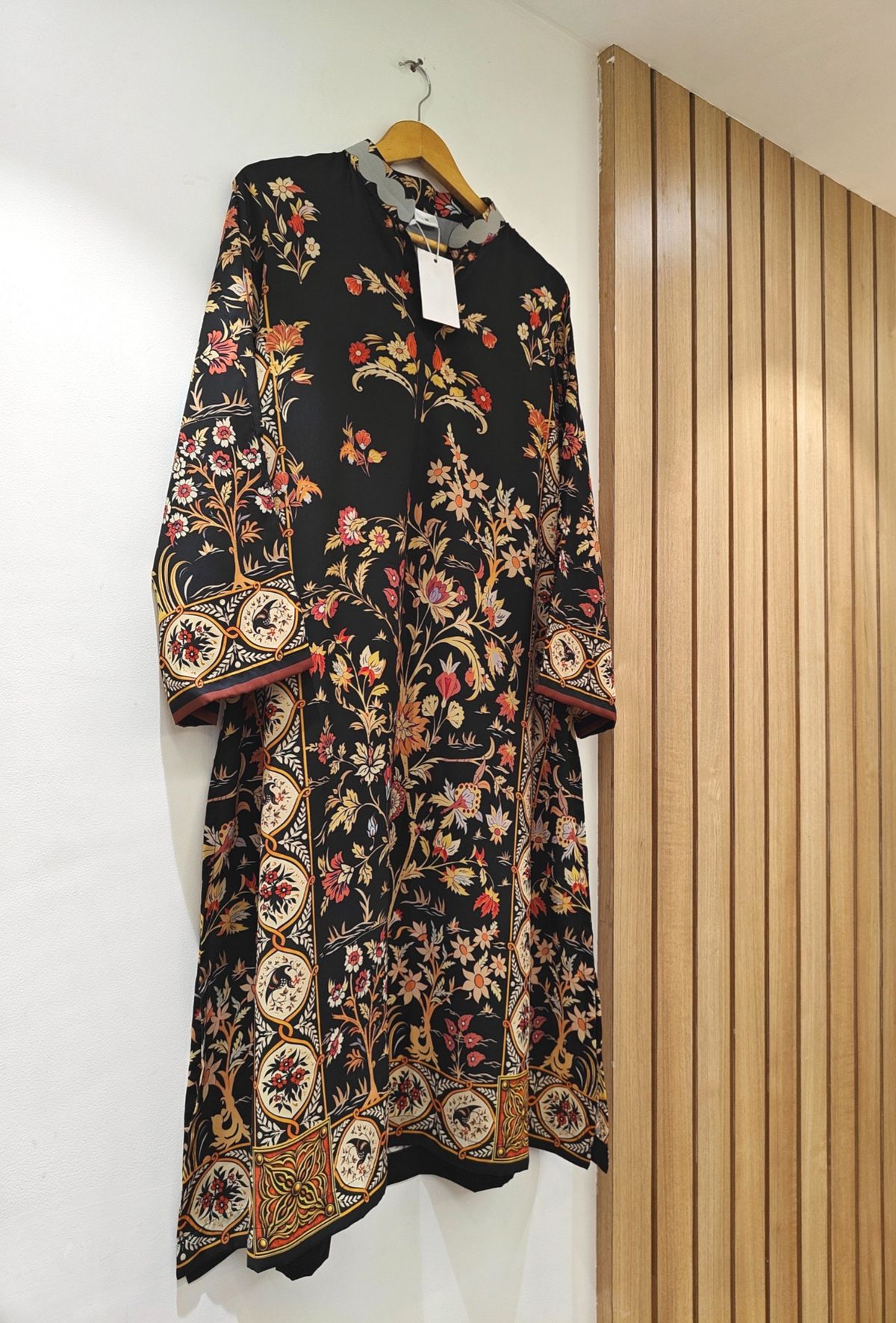 Humera 3pc suit photo 2