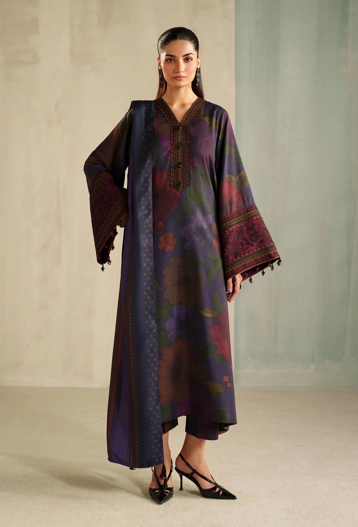BAROQUE-EMBROIDERED VISCOSE SF-4325 photo 2