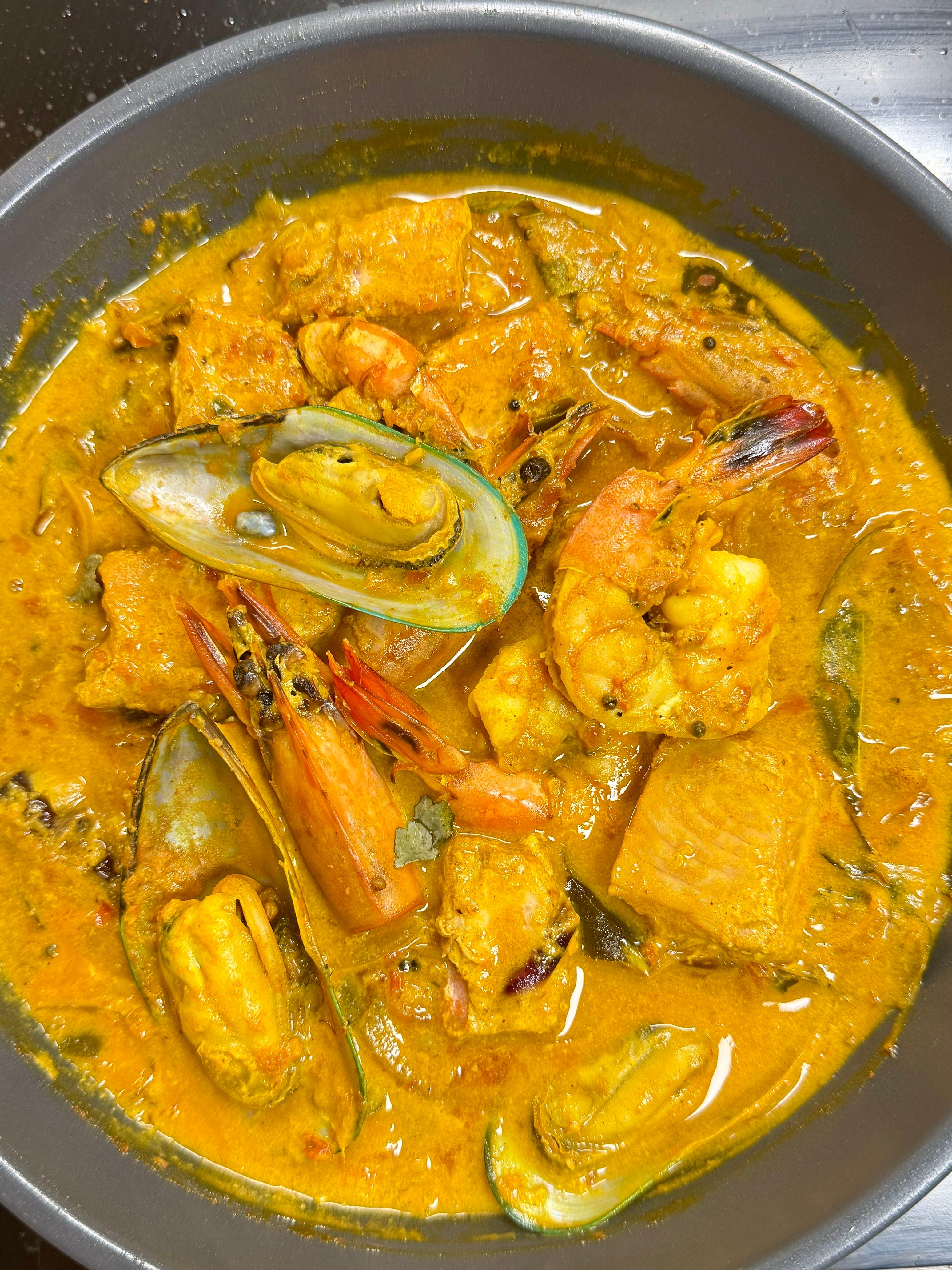 Seafood Curry (Sri Lankan Curry)