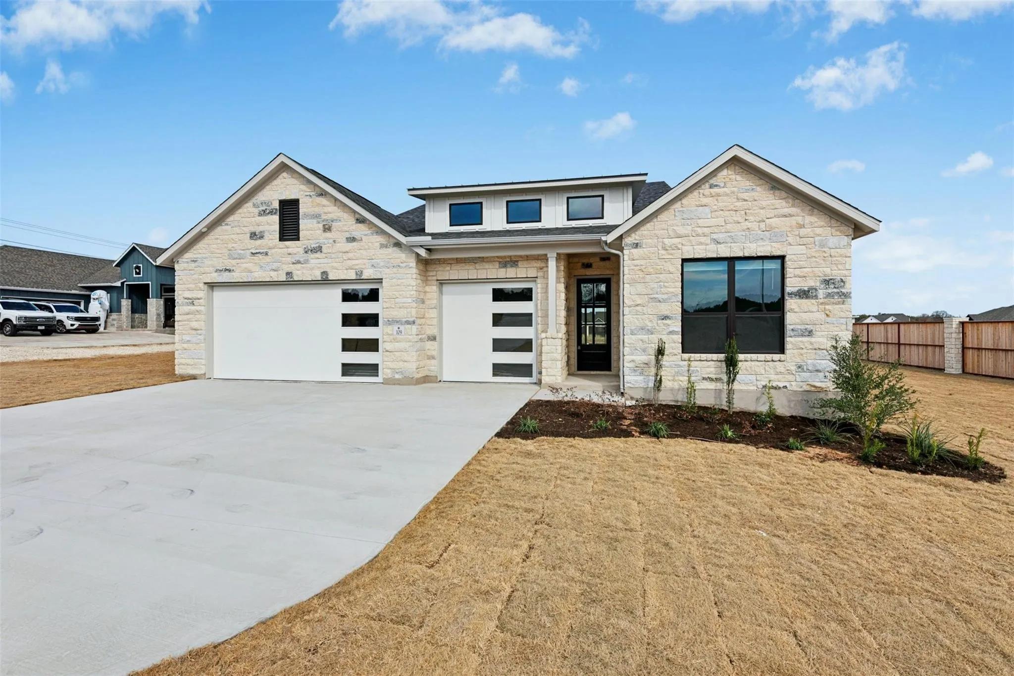 109 McNaughton Dr, Liberty Hill, TX 78642 Gallery - View 1