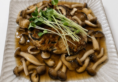 羊栖菜豆腐漢堡肉餅佐菇菇勾芡醬汁