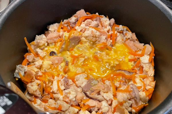 Tofu salteado japonês com salmão