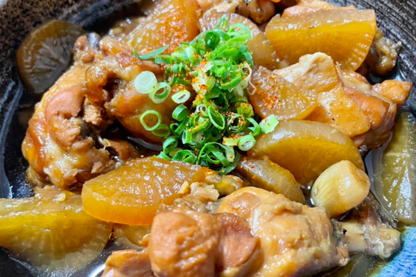 Garlic and Vinegar Braised Chicken Drumettes with Daikon
