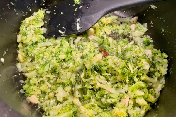 Tender Braised Broccoli with Garlic and Olive Oil