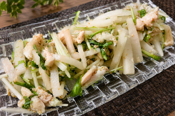 Chicken Tenderloin, Daikon and Mizuna Salad