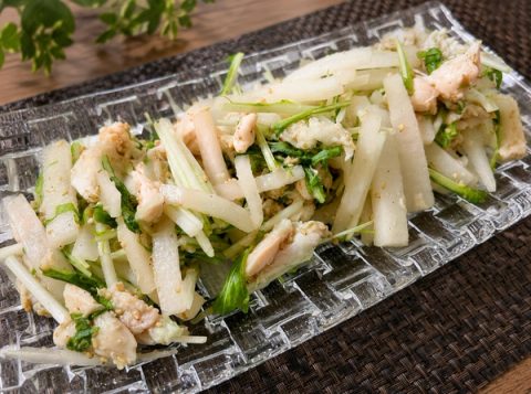 Chicken Tenderloin, Daikon and Mizuna Salad