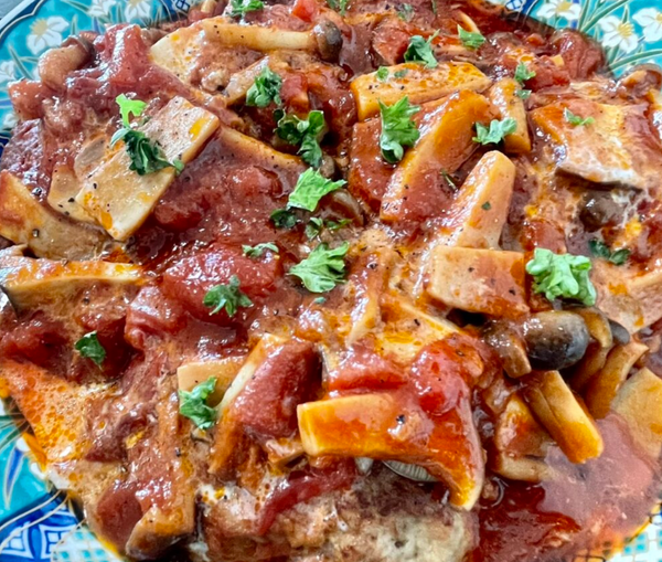 Japanisches Hamburger Steak in Tomatensauce