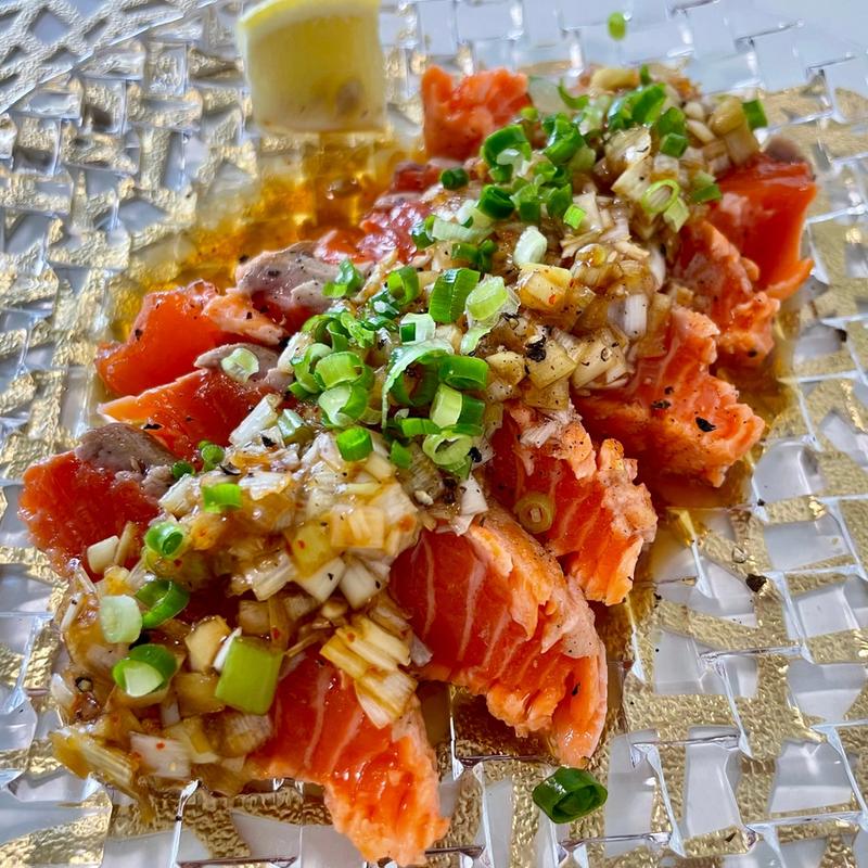 Quick and Flavorful! Seared Salmon with Scallion Sauce