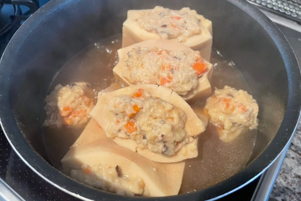 Stuffed Koya Tofu with Chicken and Vegetables