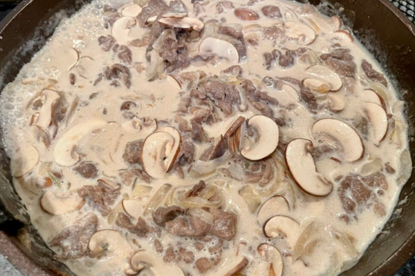 ビーフストロガノフ