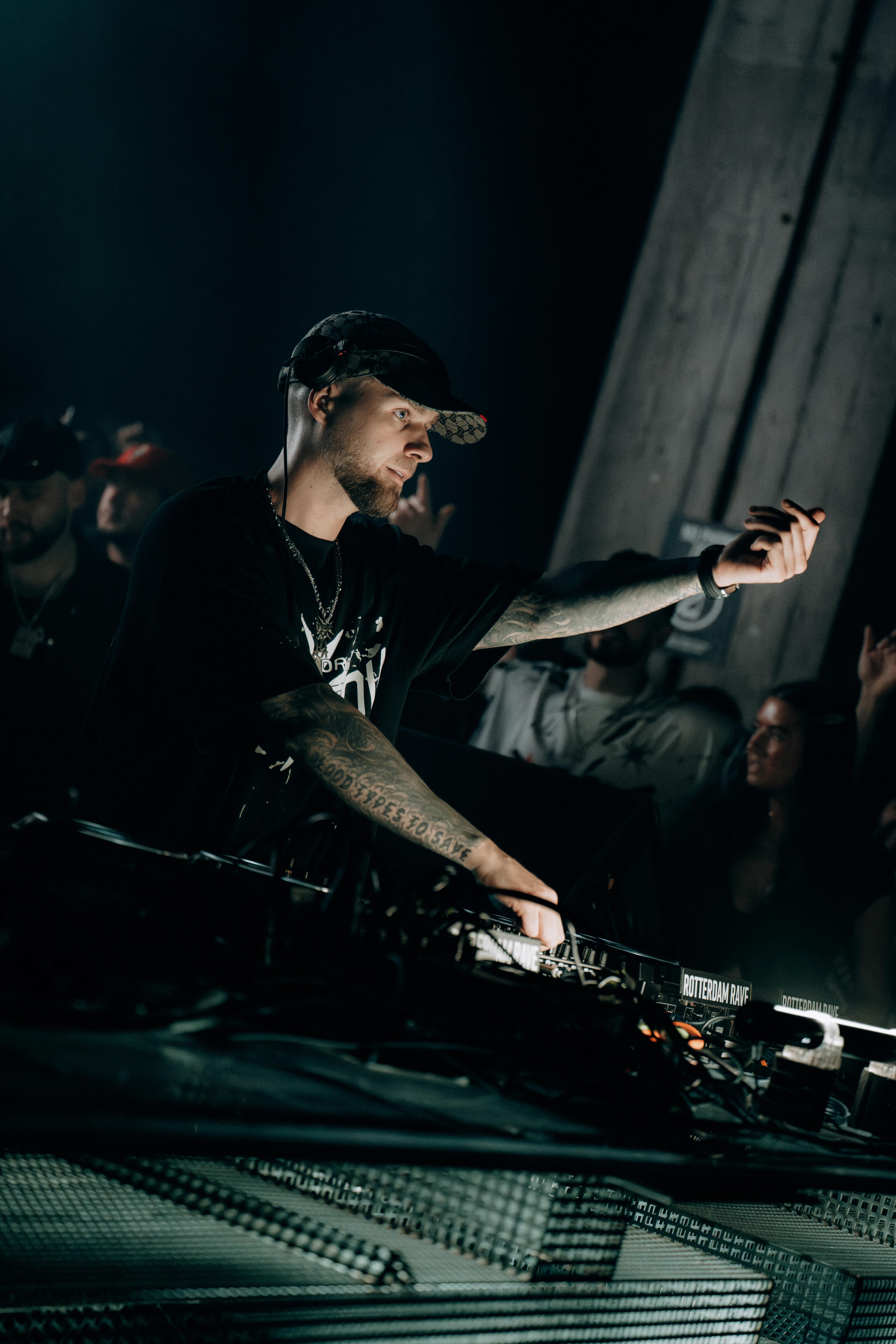 44 x Rotterdam Rave