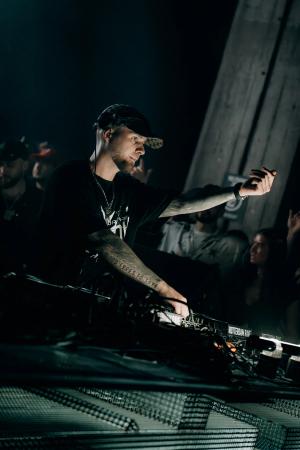 44 x Rotterdam Rave