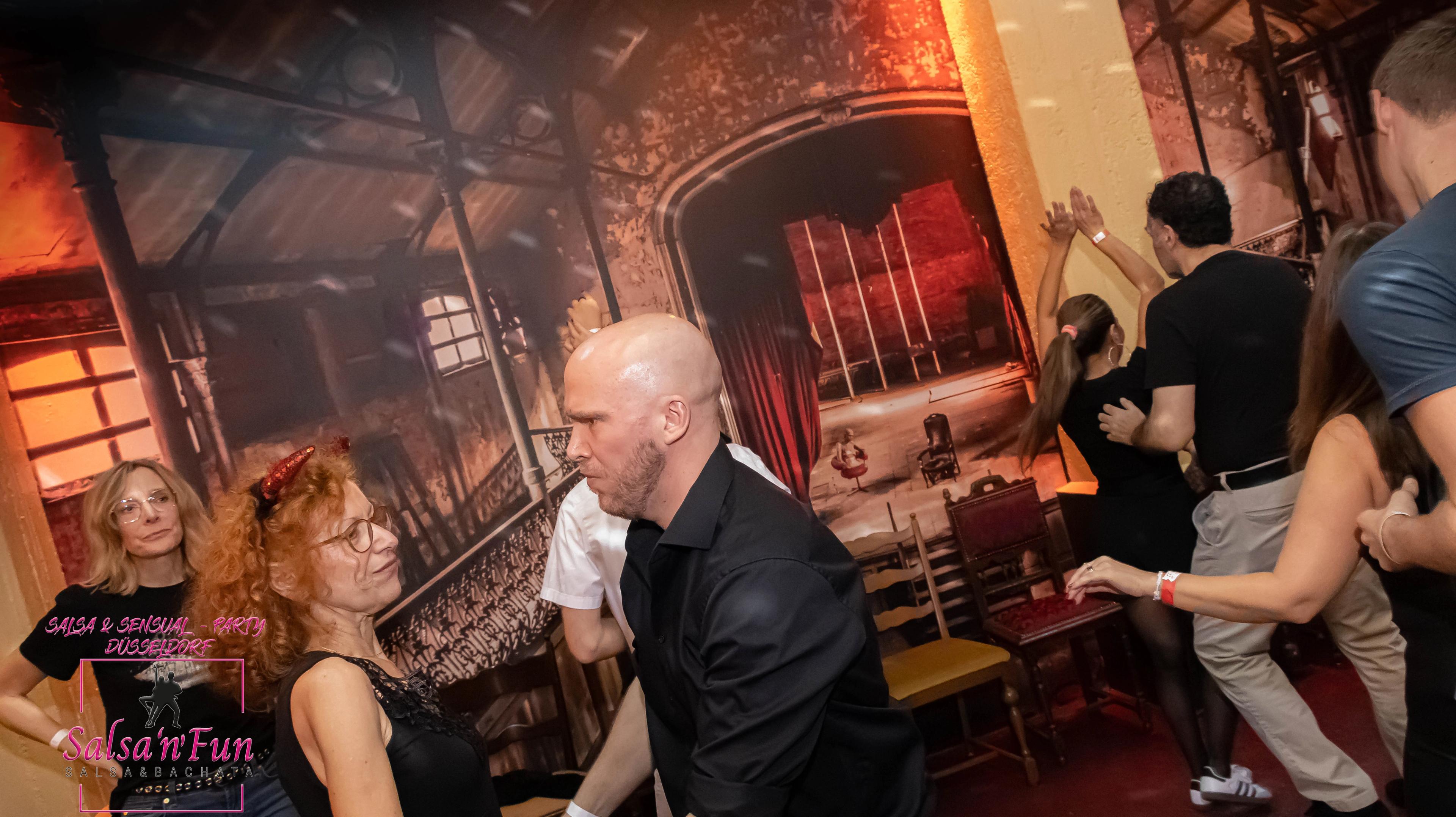 Halloween Salsa & Sensual Party 2024 - Bild 36