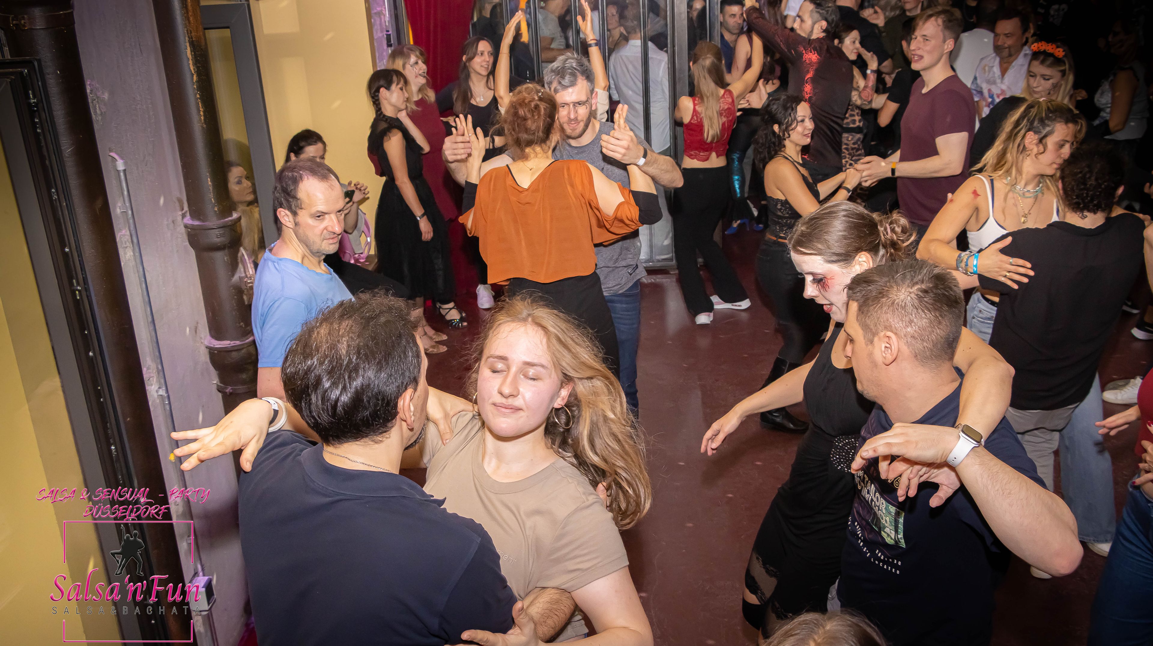 Halloween Salsa & Sensual Party 2024 - Bild 218