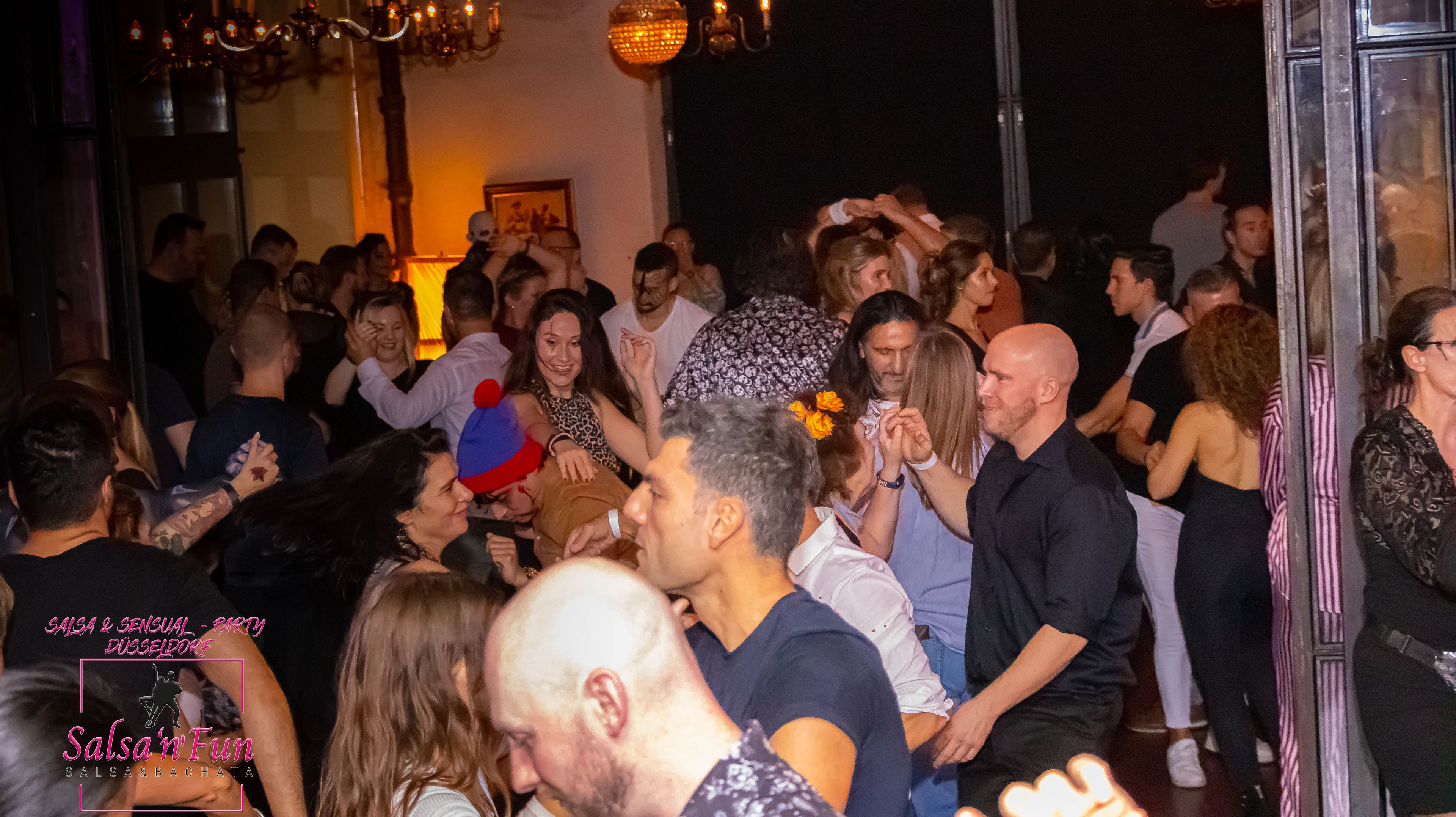 Halloween Salsa & Sensual Party 2024 - Bild 52