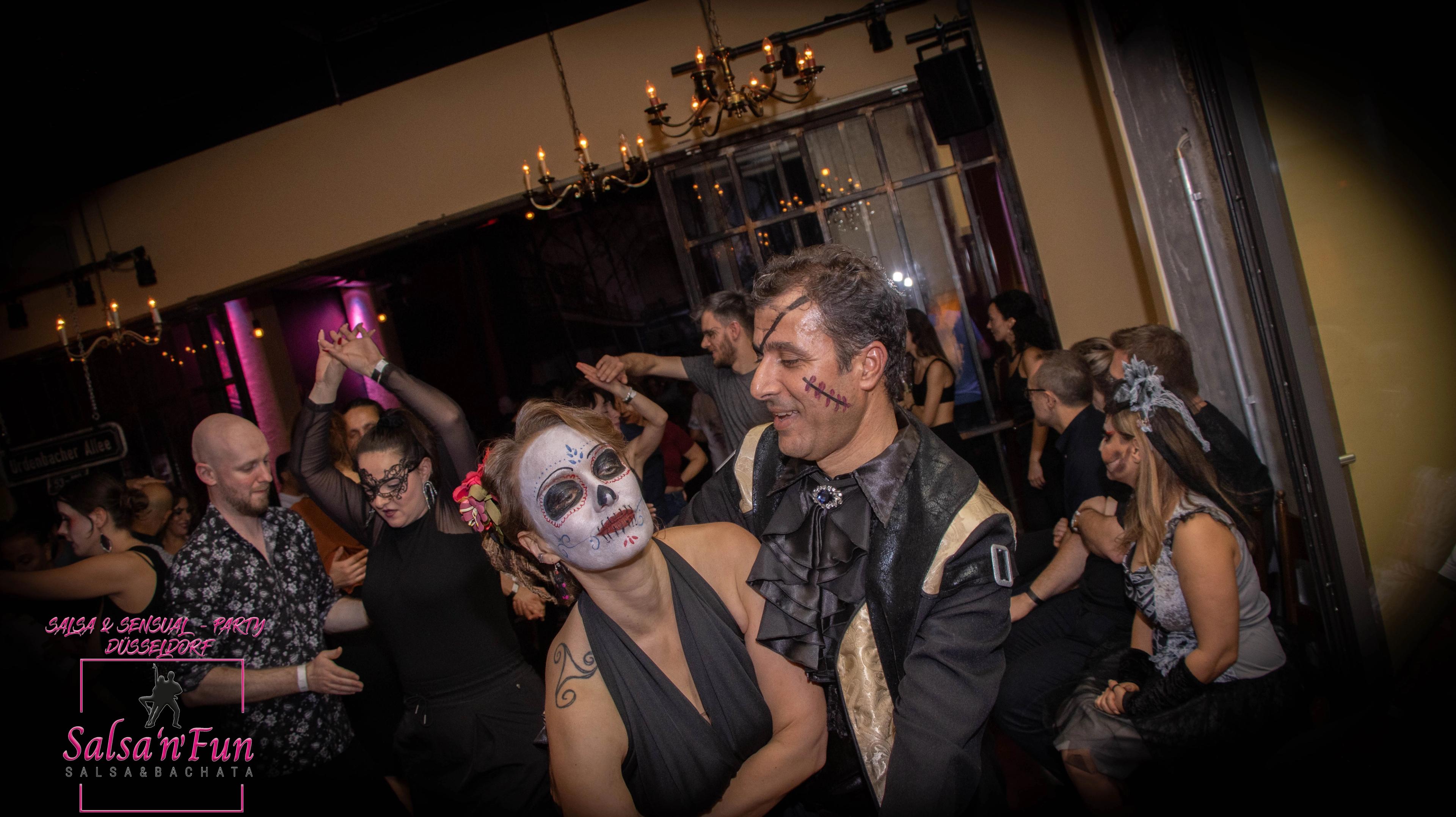 Halloween Salsa & Sensual Party 2024 - Bild 263