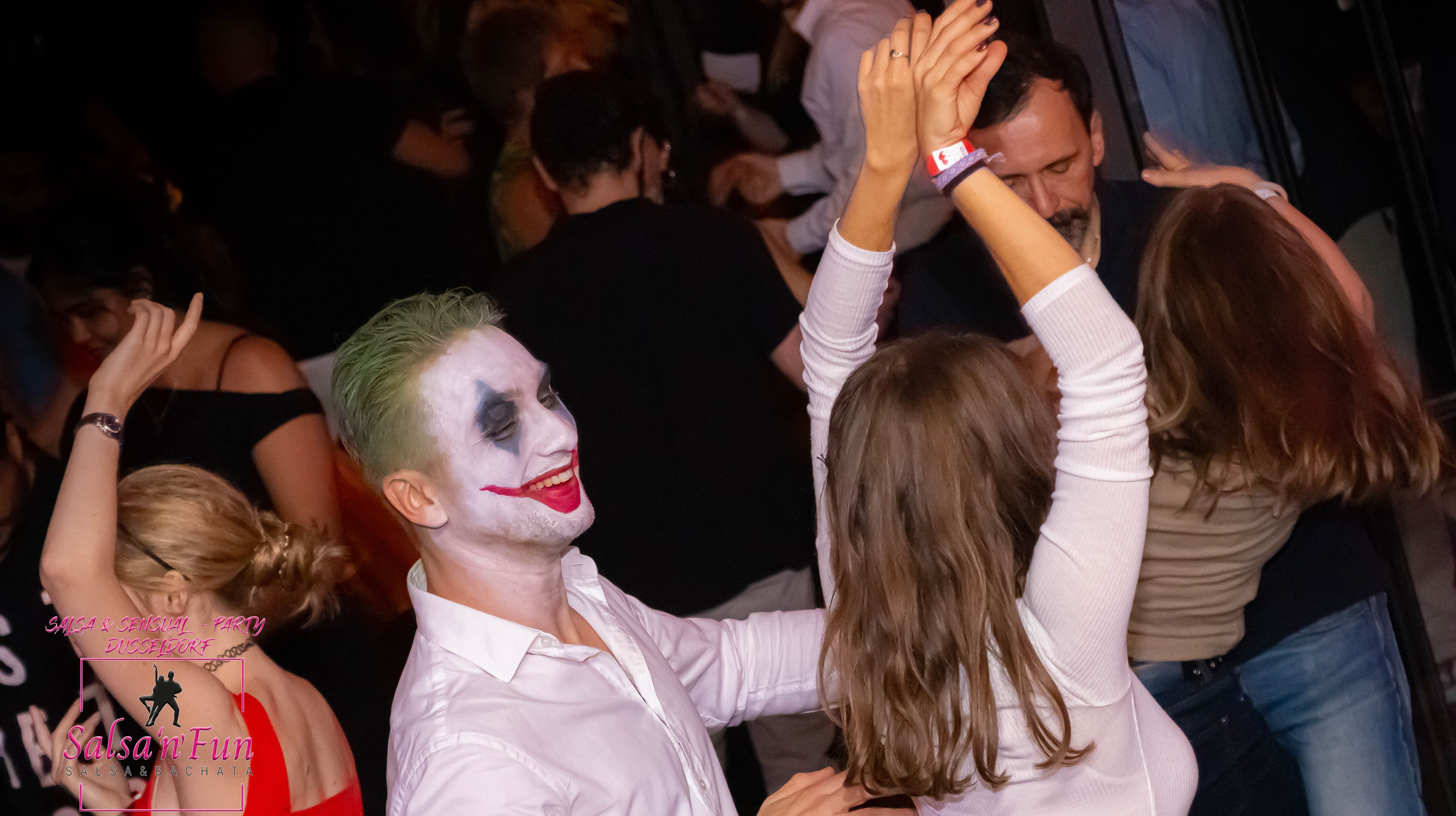 Halloween Salsa & Sensual Party 2024 - Bild 49