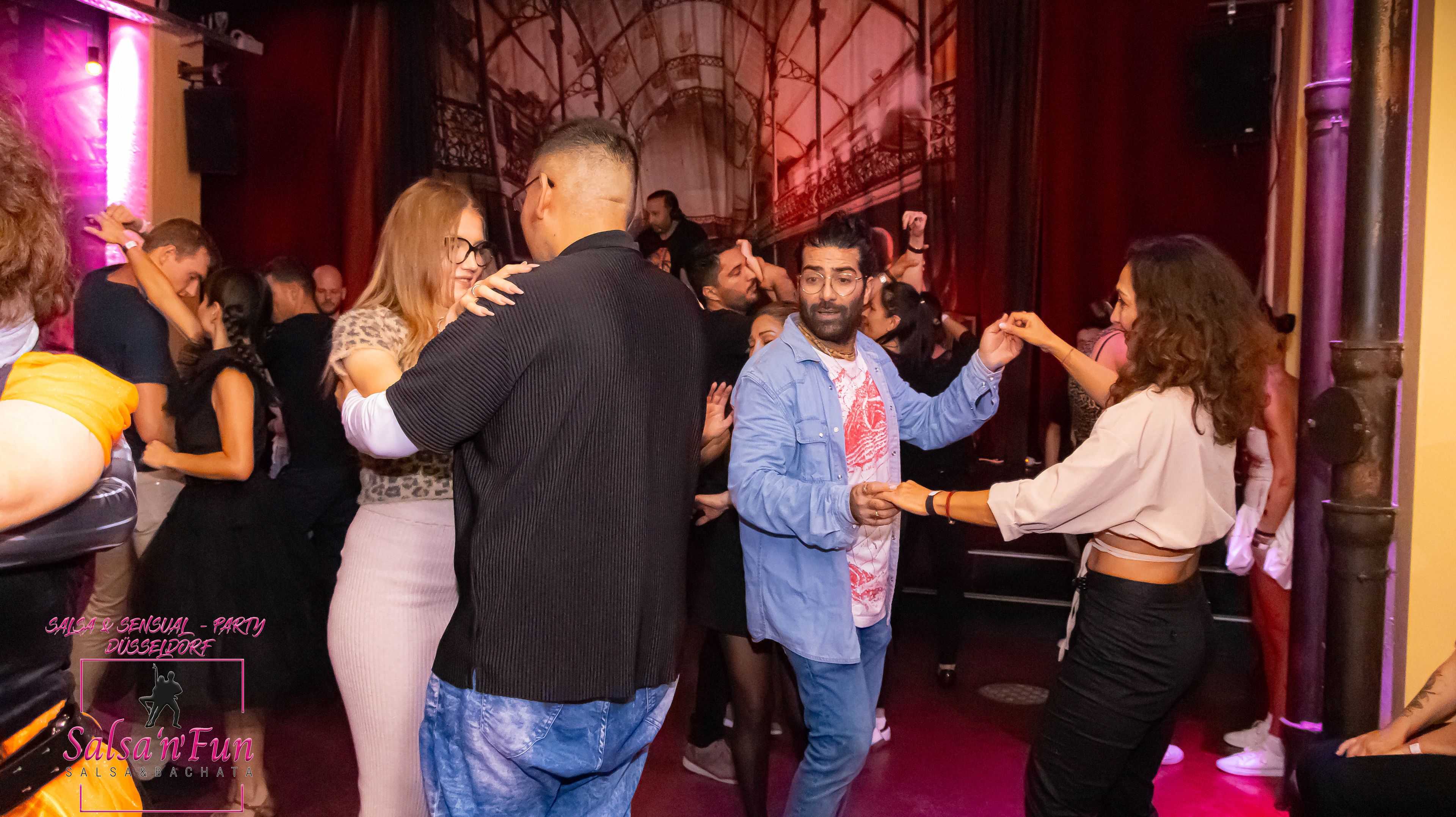 Halloween Salsa & Sensual Party 2024 - Bild 73