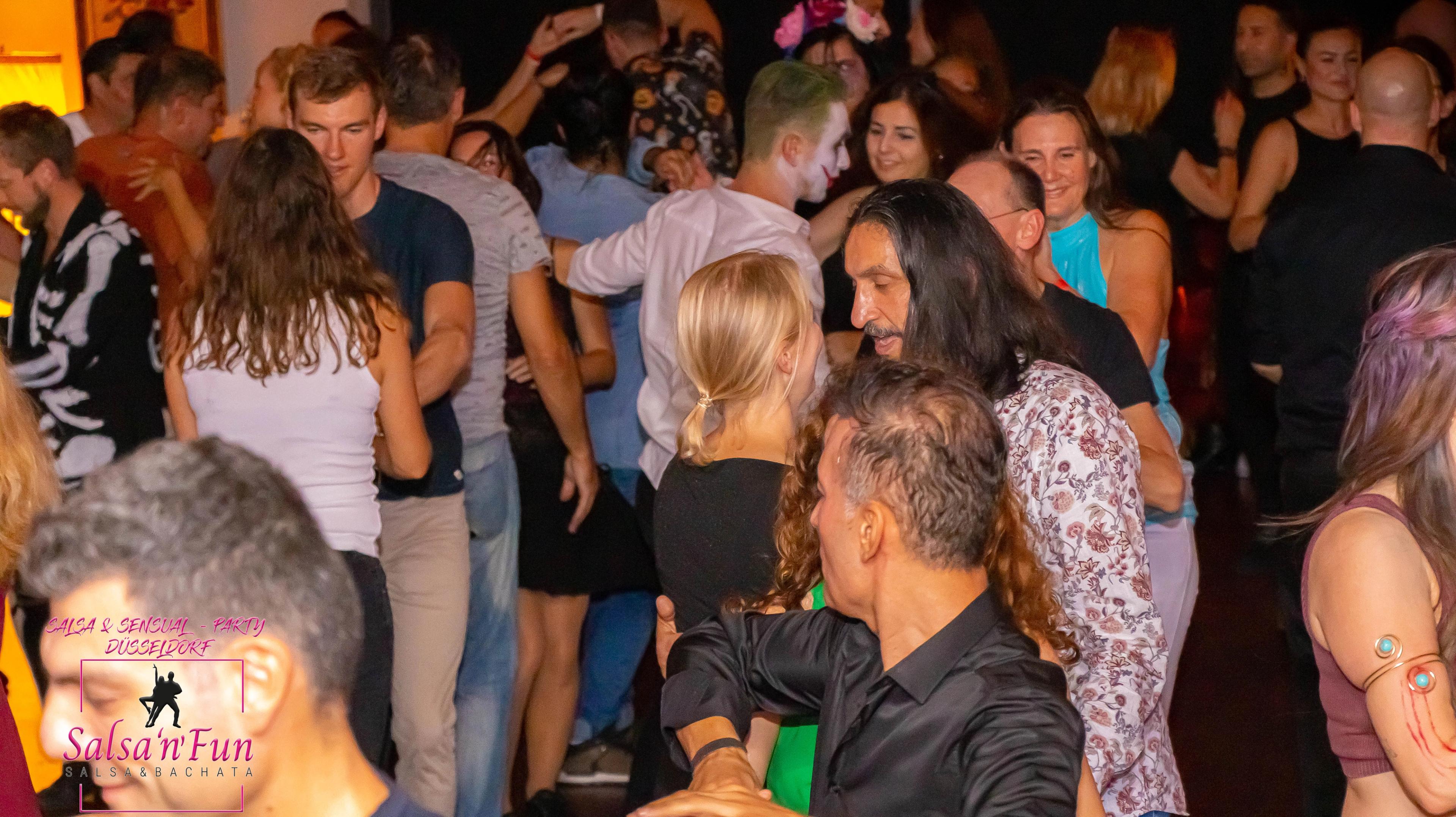 Halloween Salsa & Sensual Party 2024 - Bild 115