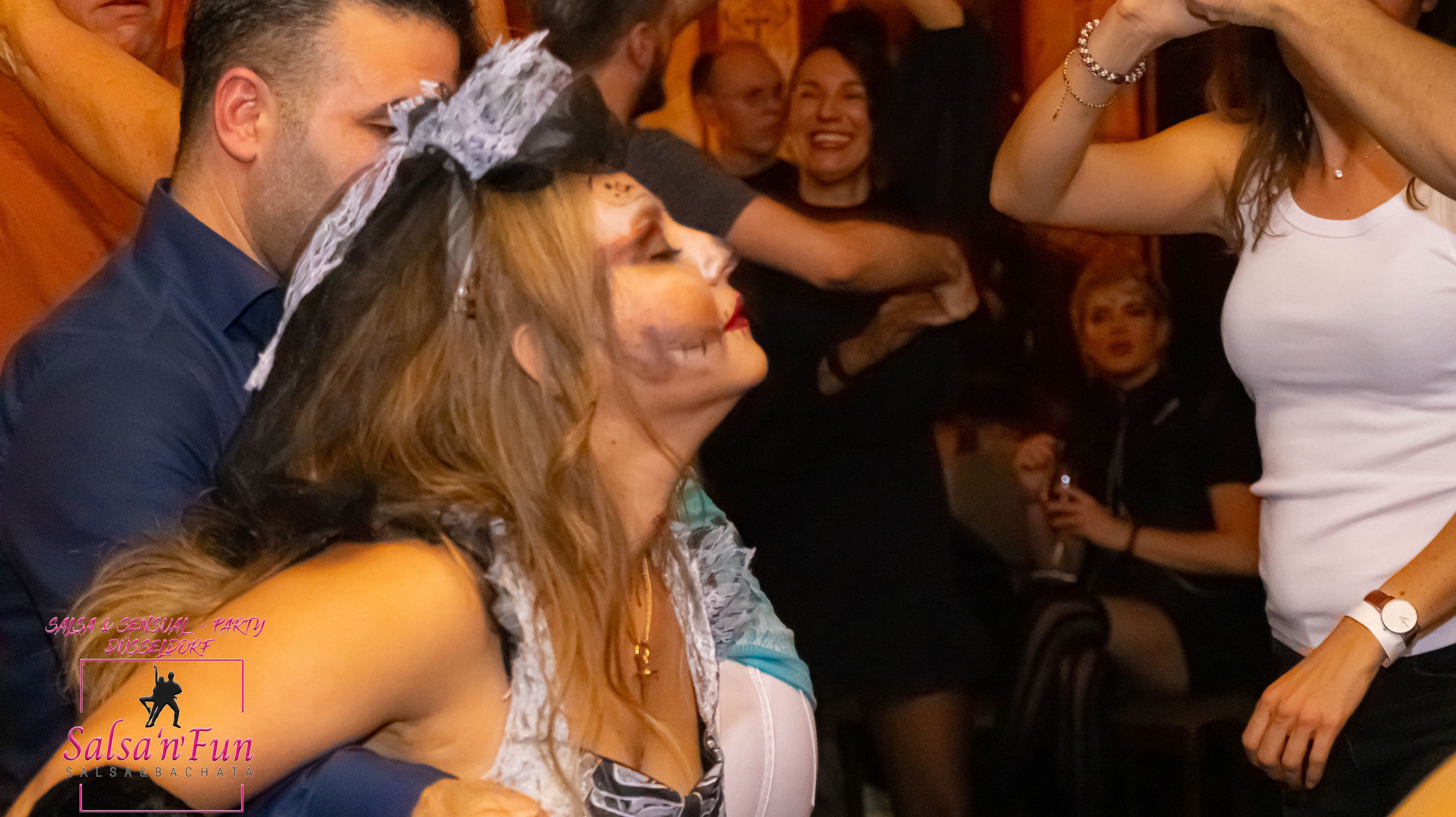 Halloween Salsa & Sensual Party 2024 - Bild 75
