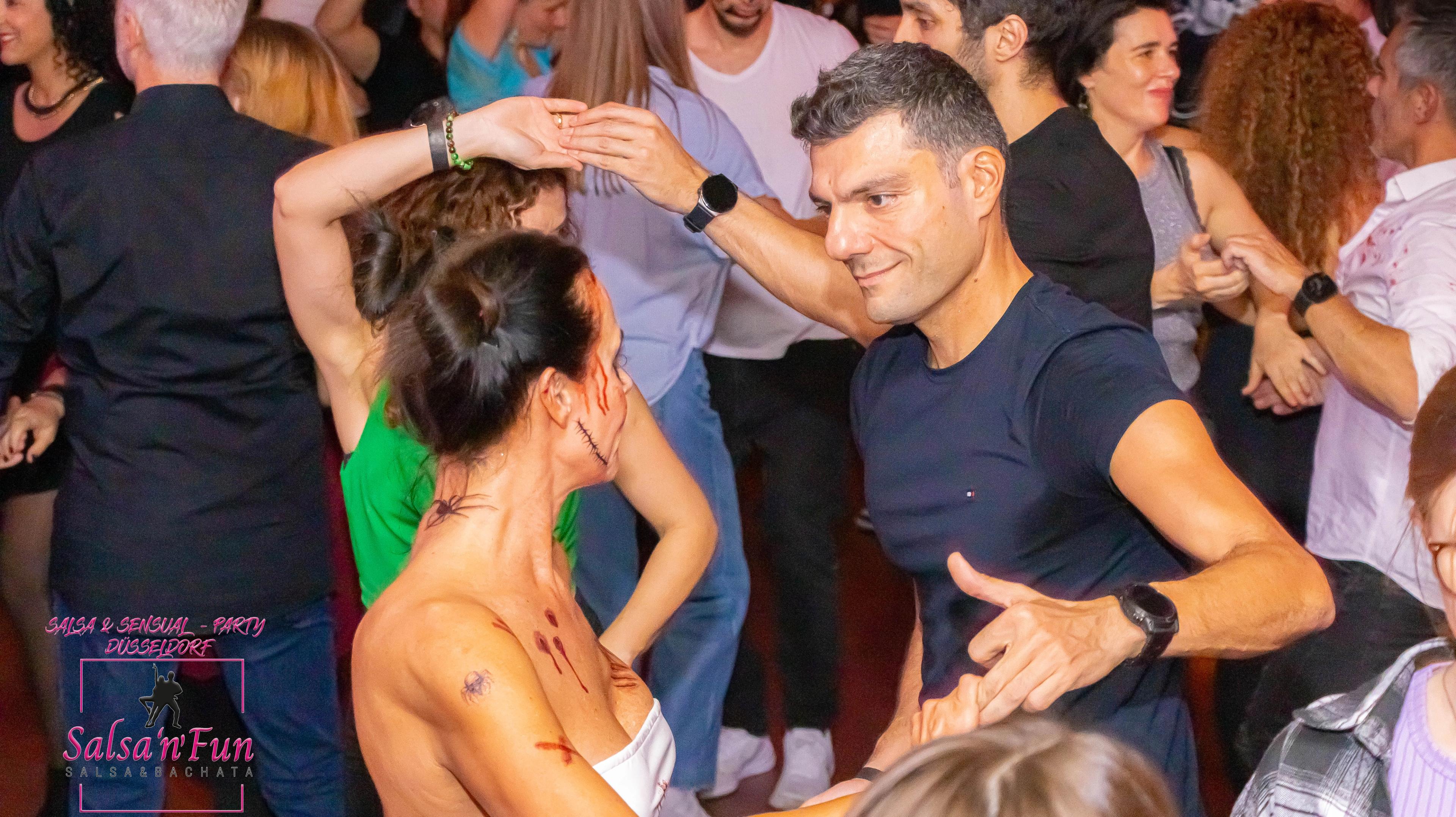 Halloween Salsa & Sensual Party 2024 - Bild 126