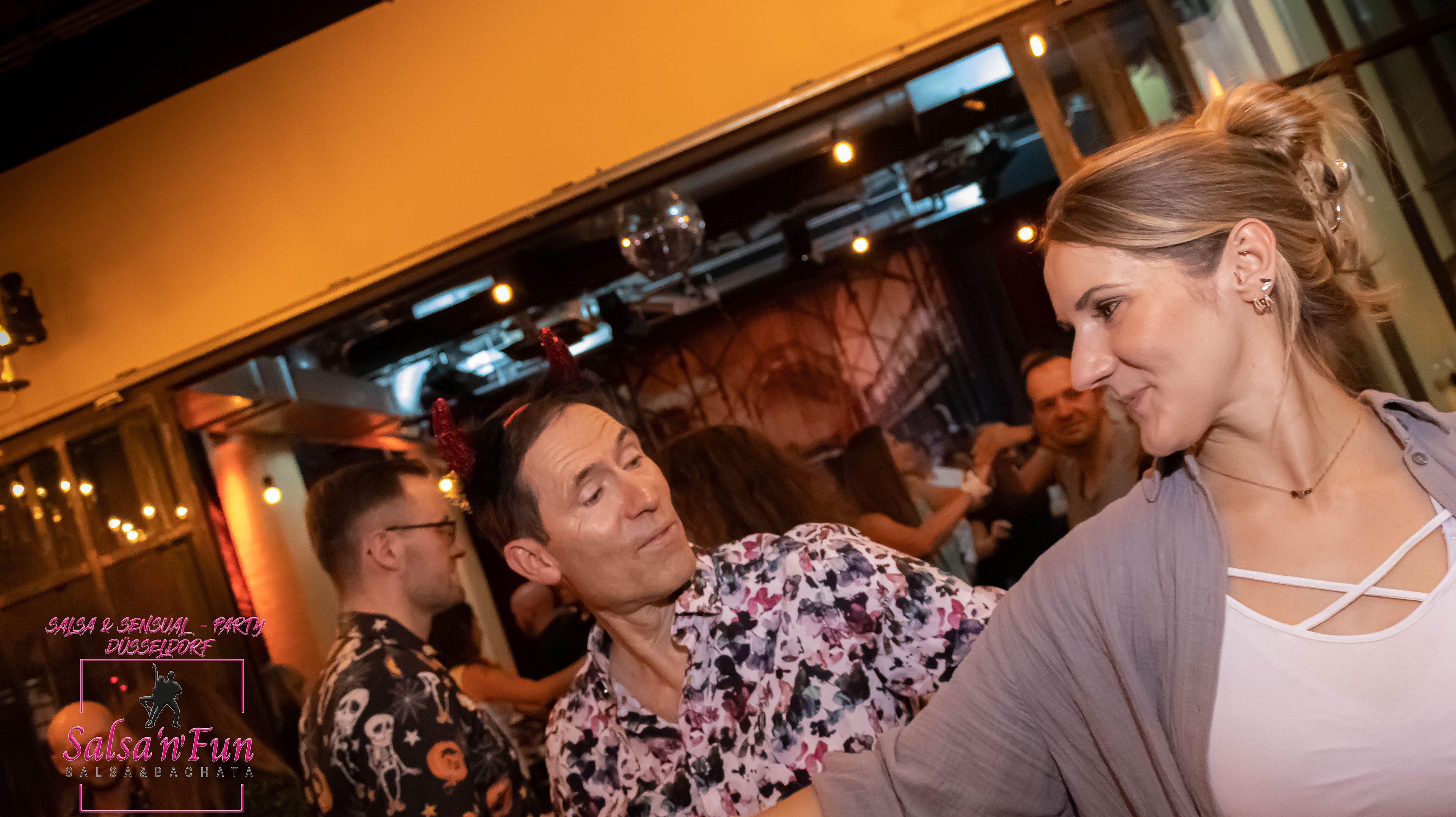 Halloween Salsa & Sensual Party 2024 - Bild 4