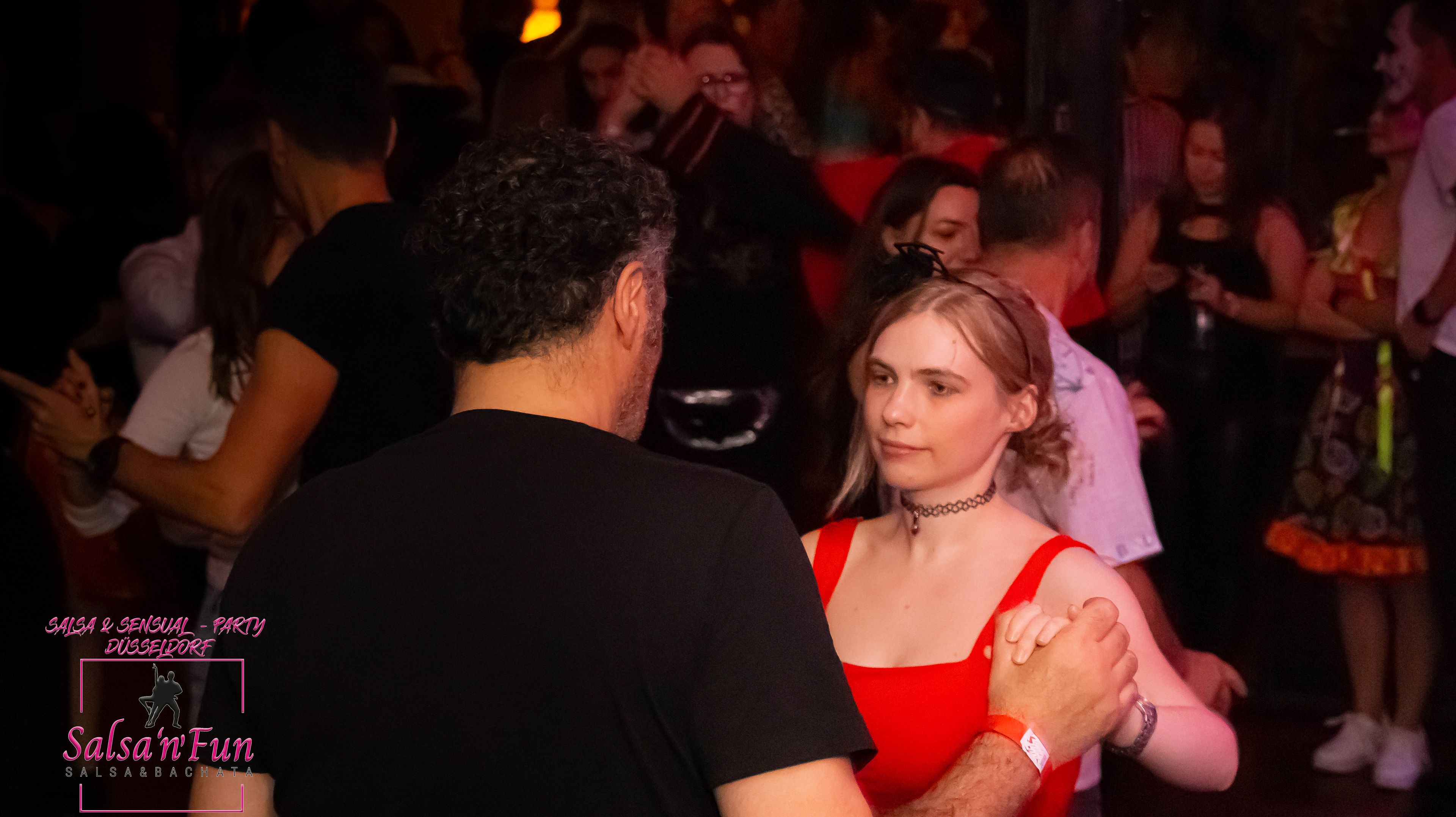 Halloween Salsa & Sensual Party 2024 - Bild 55