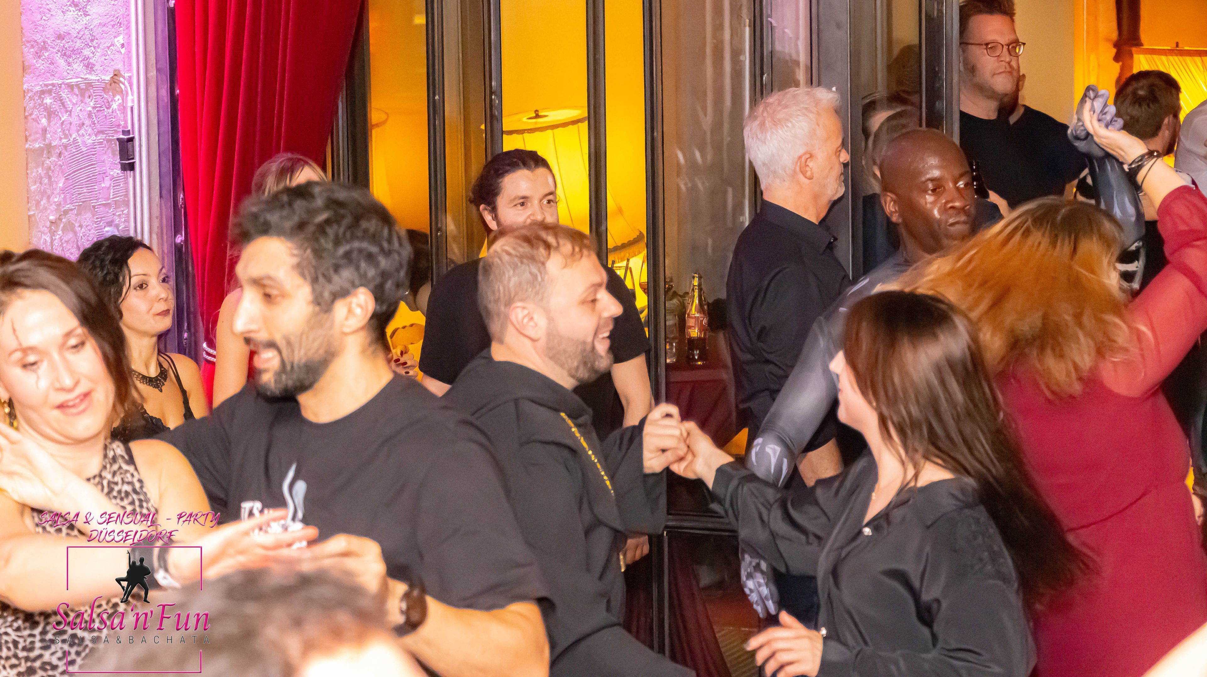 Halloween Salsa & Sensual Party 2024 - Bild 114