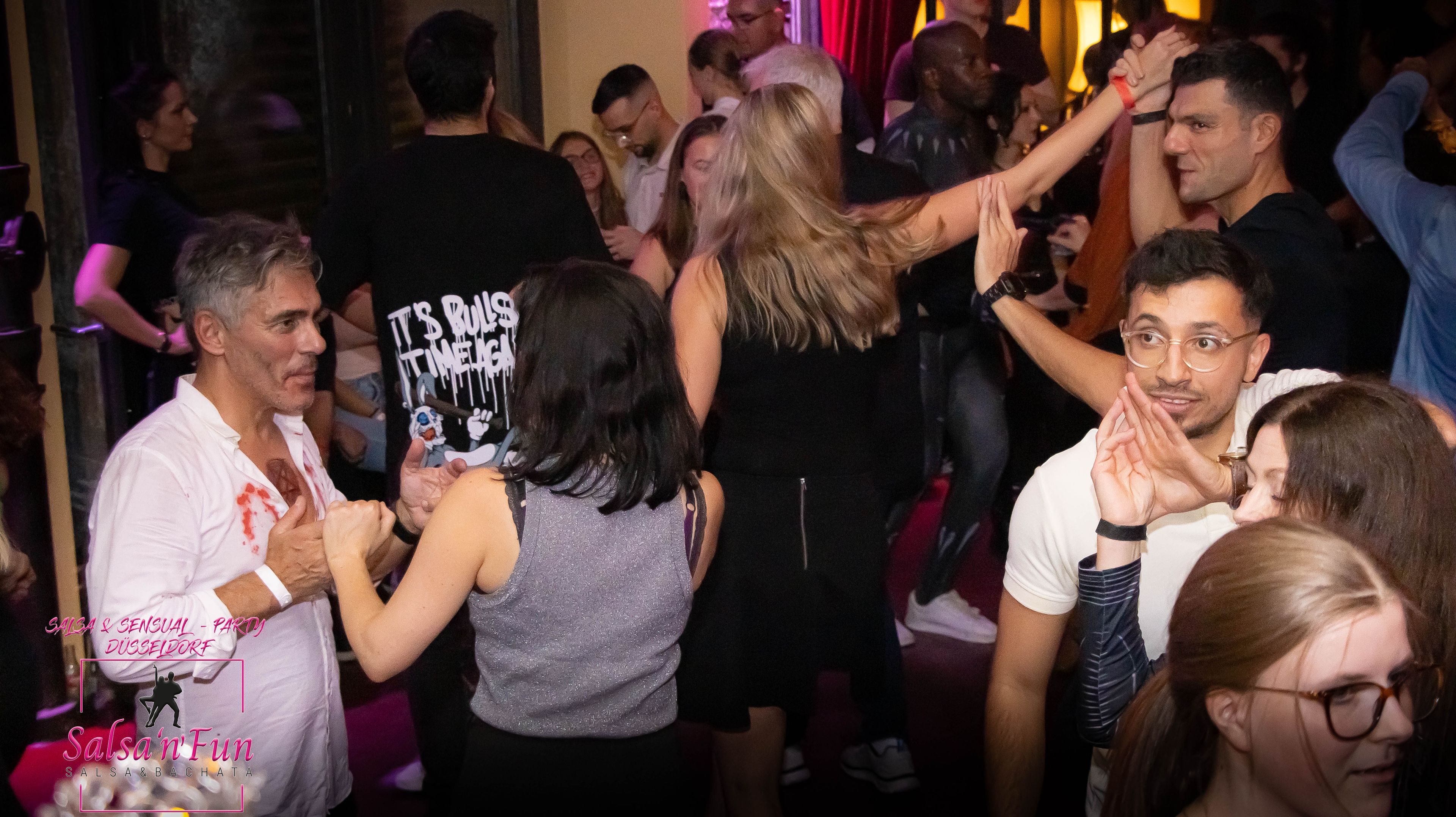 Halloween Salsa & Sensual Party 2024 - Bild 174