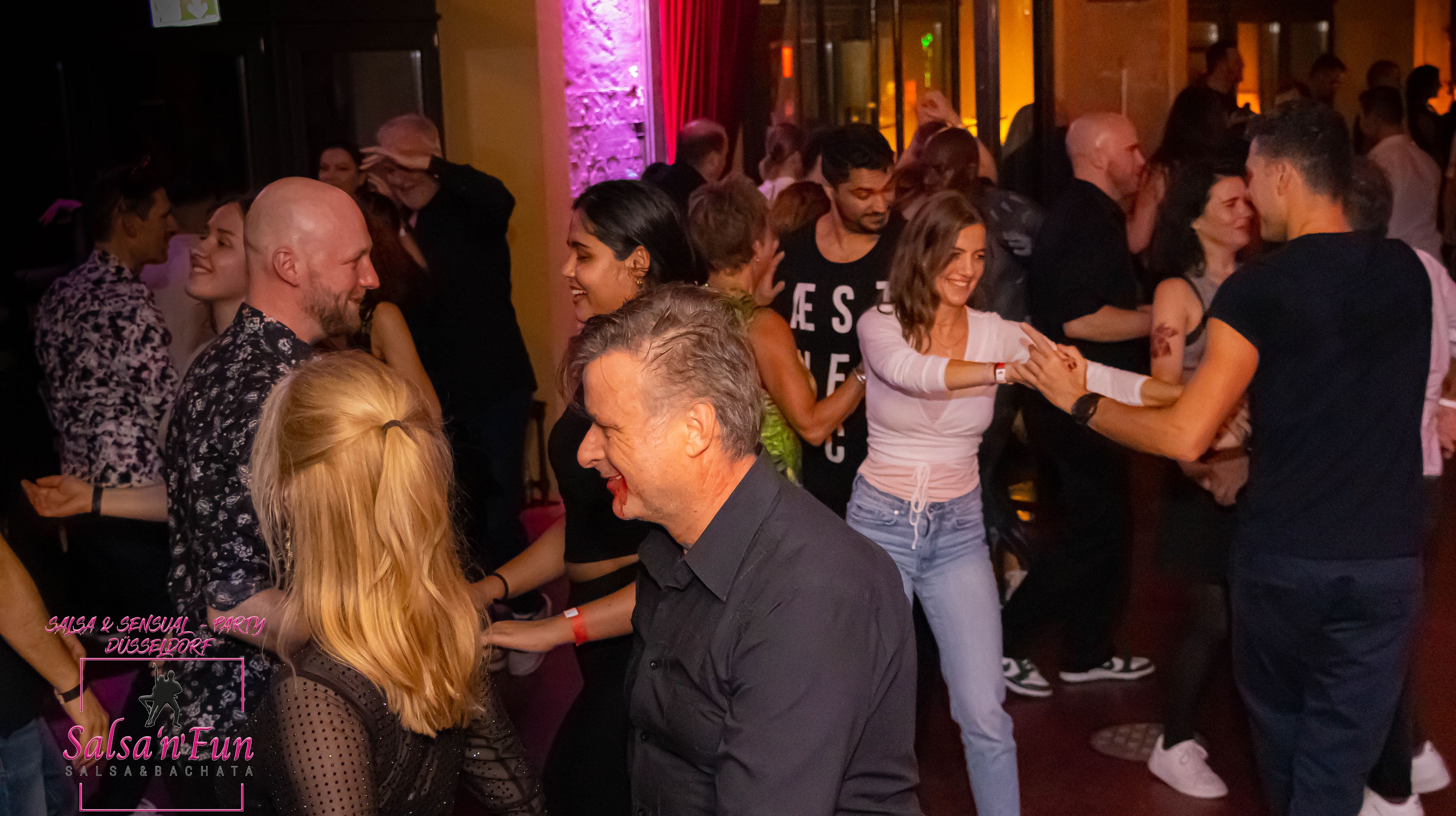 Halloween Salsa & Sensual Party 2024 - Bild 53