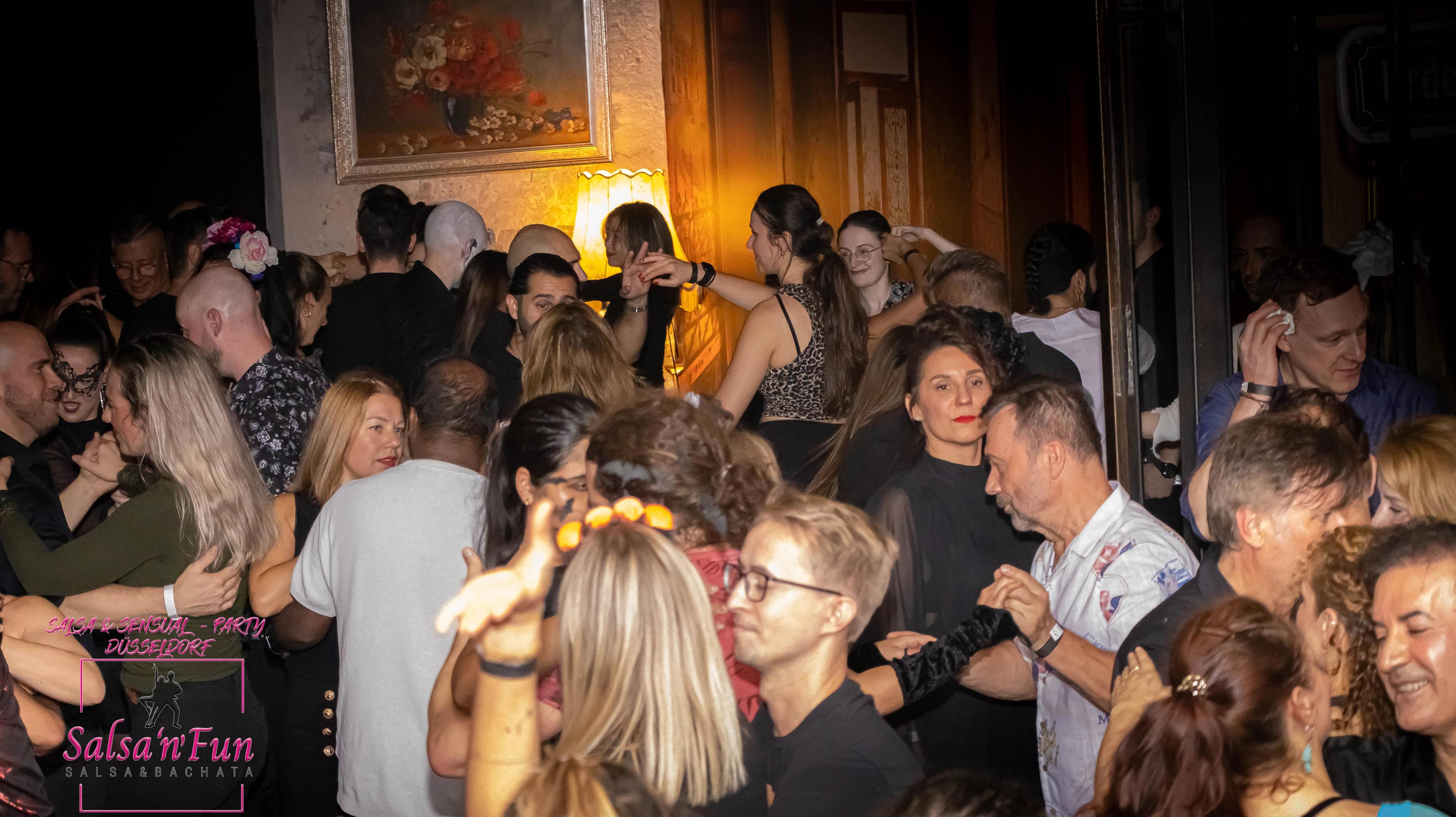 Halloween Salsa & Sensual Party 2024 - Bild 214