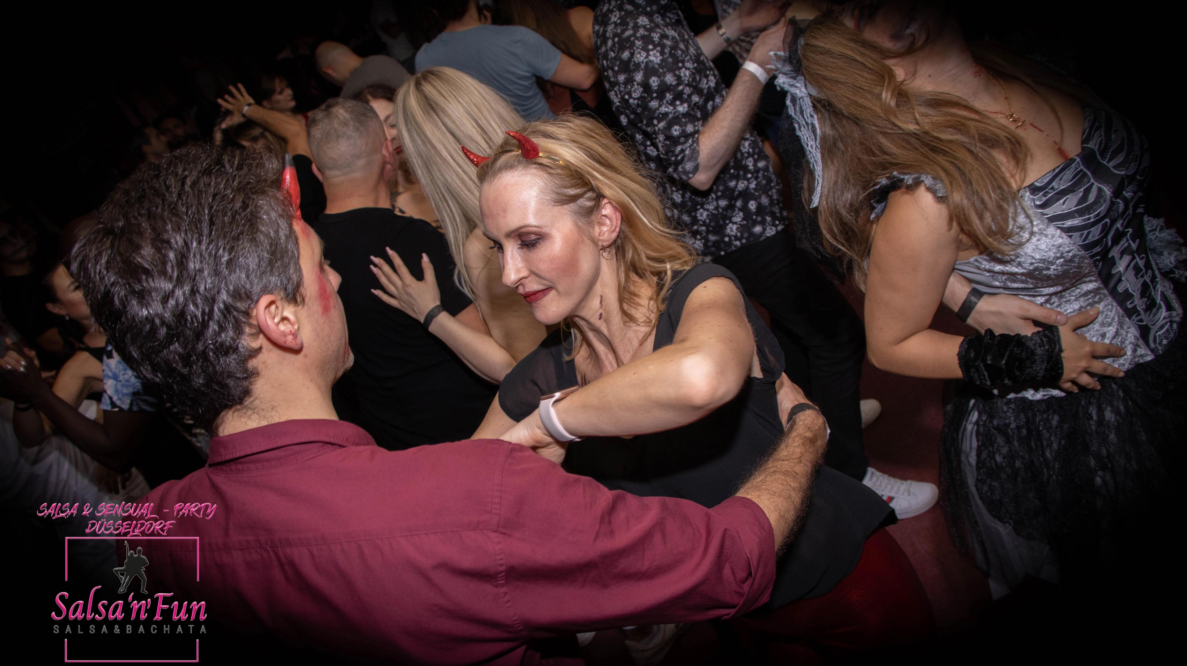 Halloween Salsa & Sensual Party 2024 - Bild 266