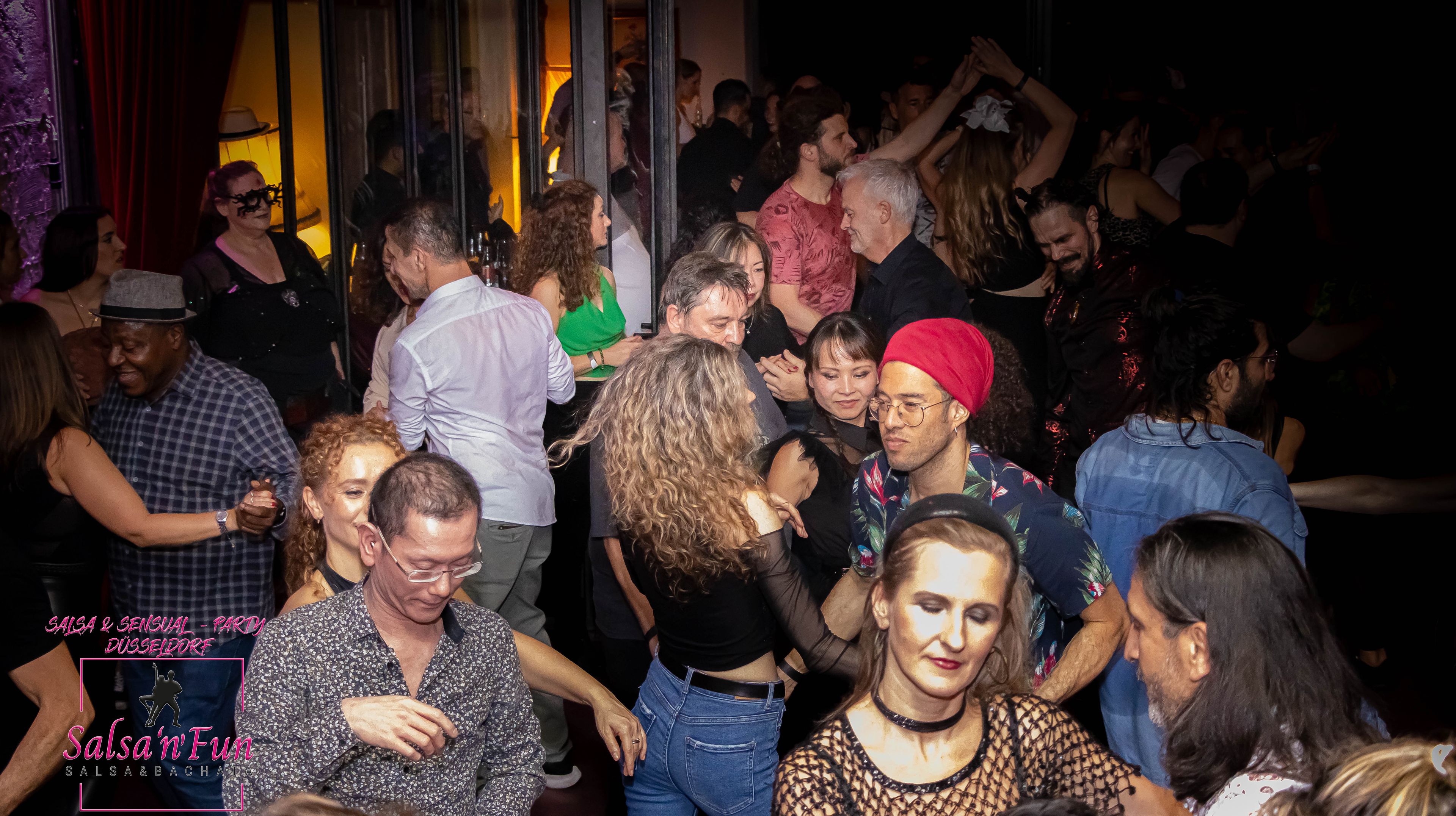 Halloween Salsa & Sensual Party 2024 - Bild 145
