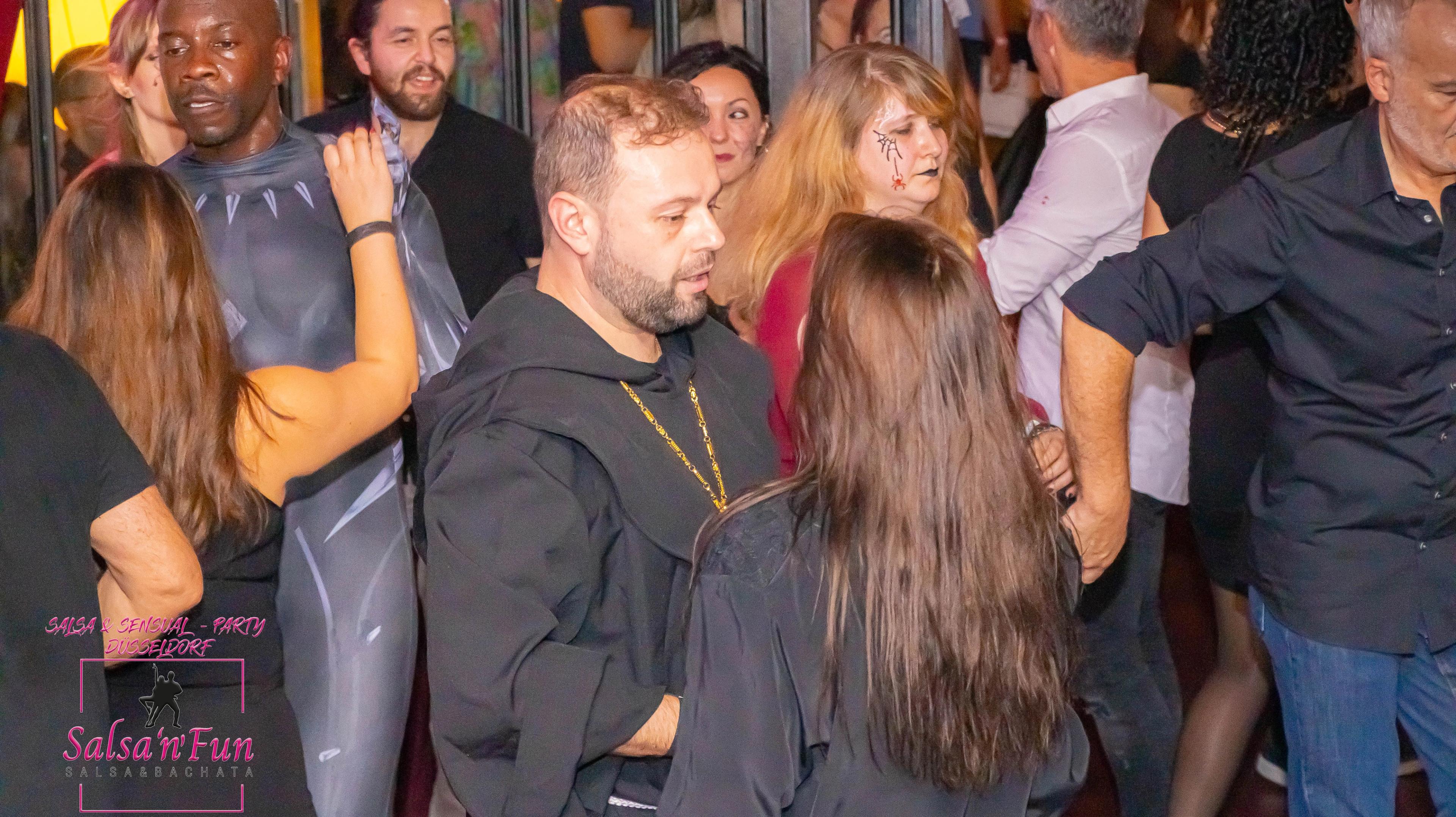 Halloween Salsa & Sensual Party 2024 - Bild 125