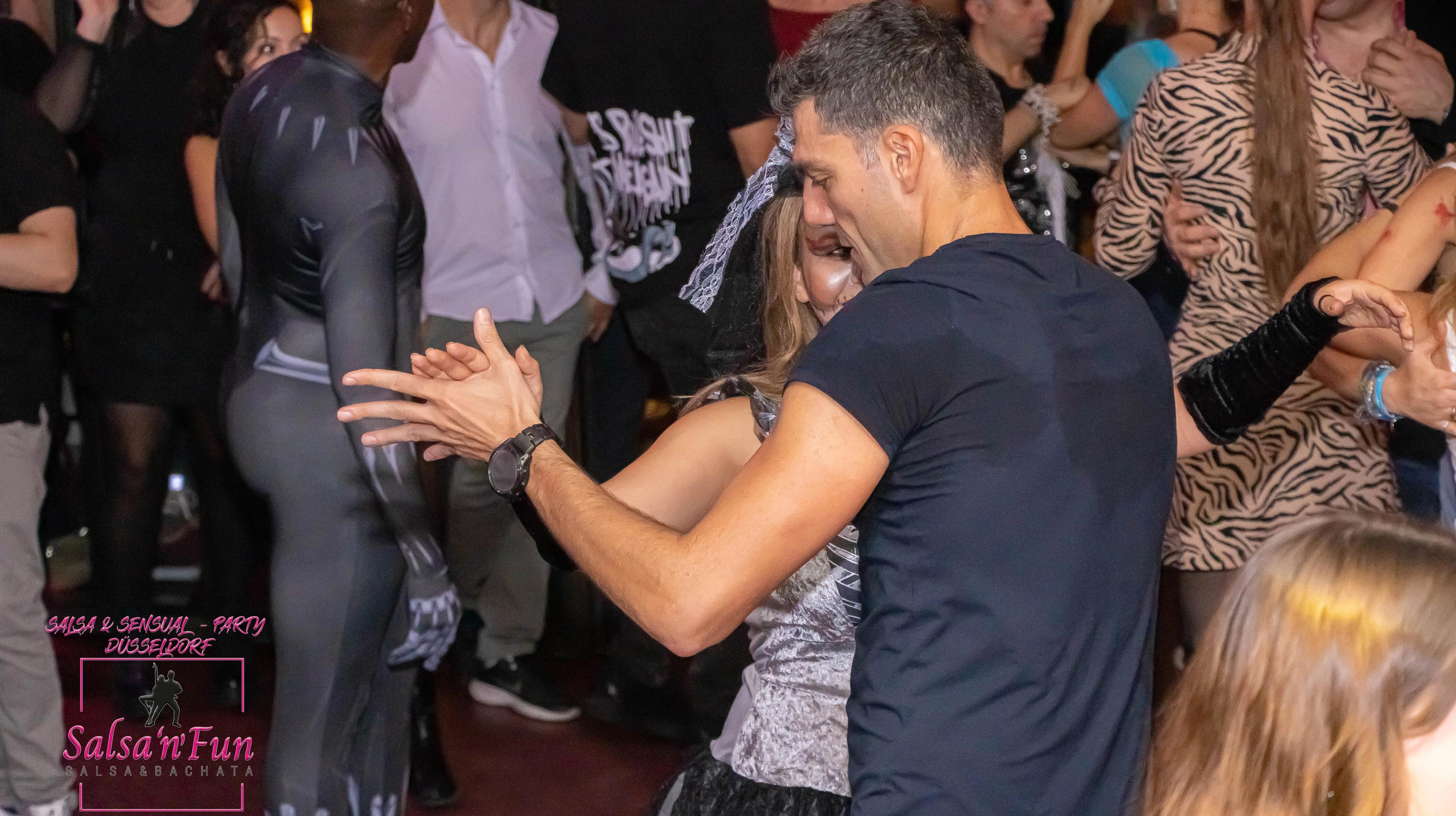 Halloween Salsa & Sensual Party 2024 - Bild 146