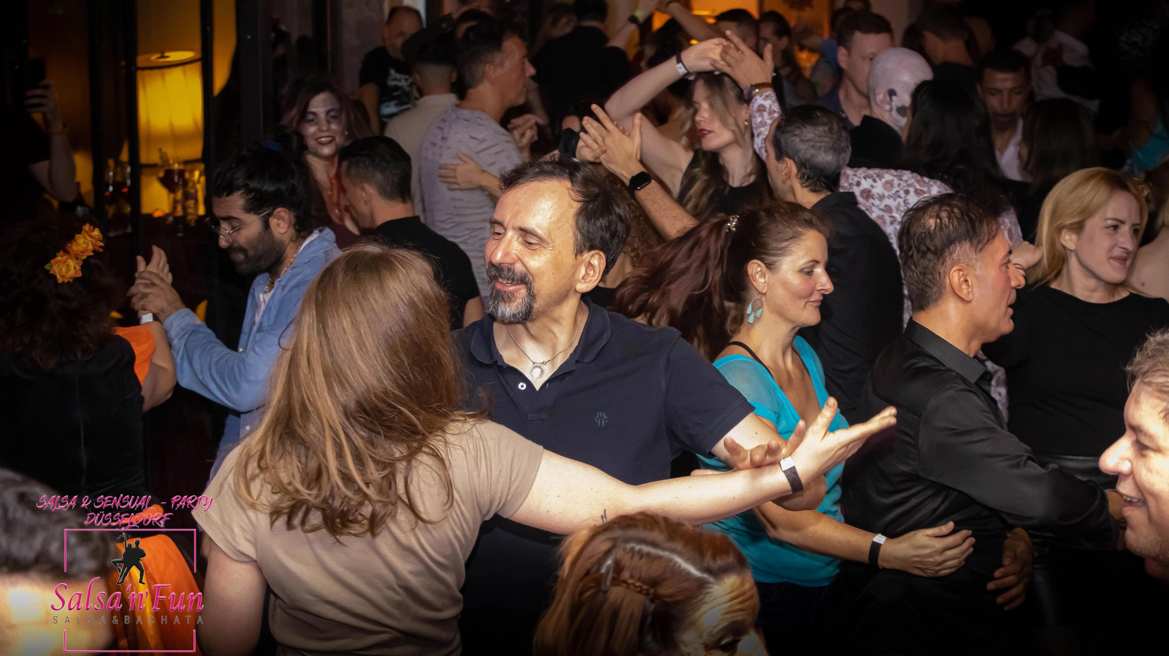 Halloween Salsa & Sensual Party 2024 - Bild 178