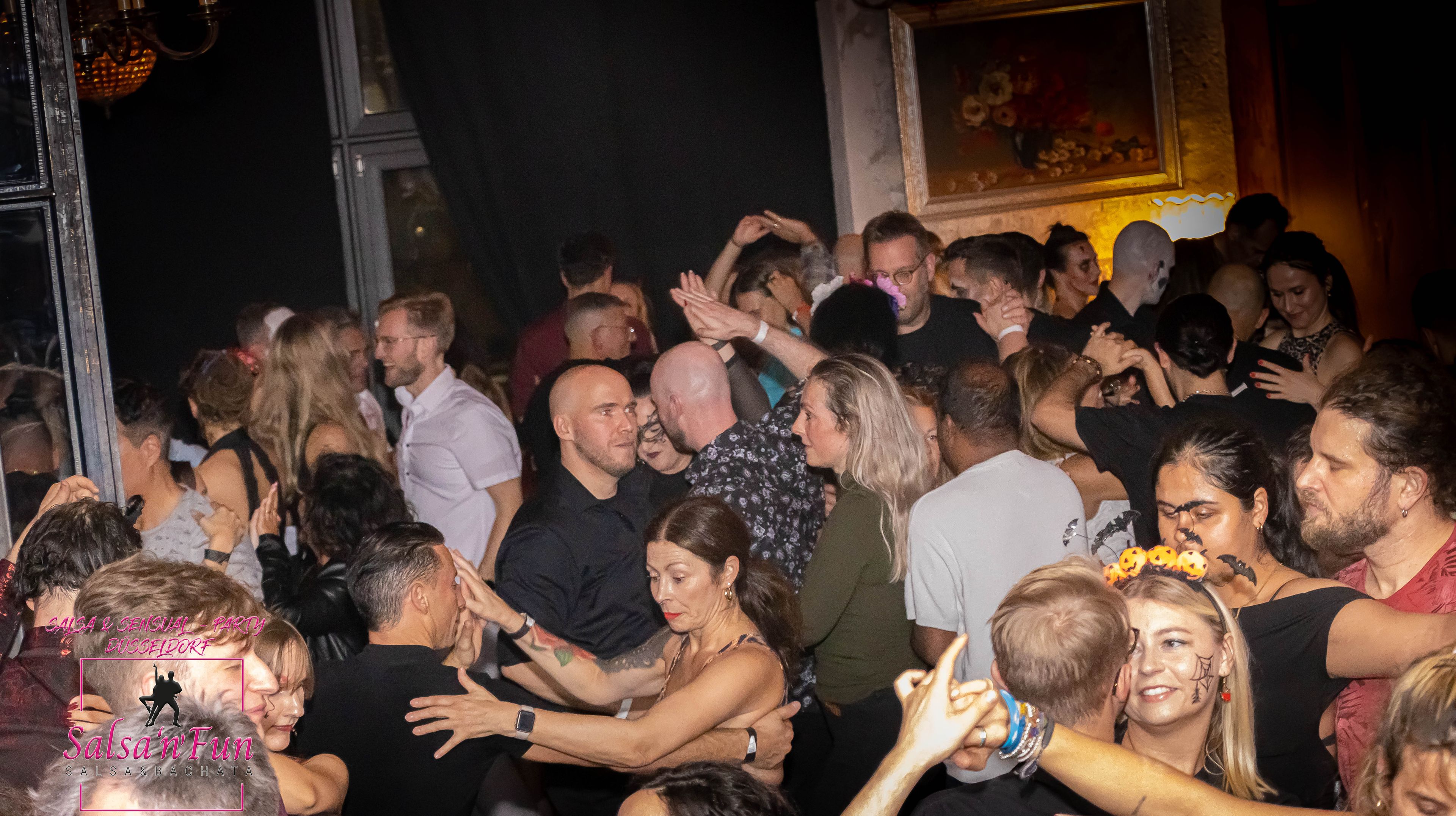 Halloween Salsa & Sensual Party 2024 - Bild 213